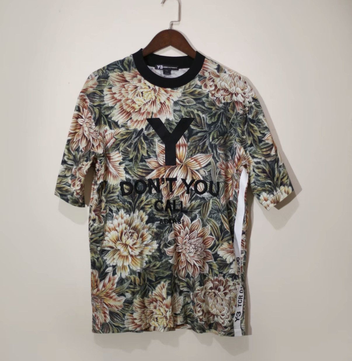 Y-3 Y-3 short sleeve with floral illustration print J35 Size US M / EU 48-50 / 2 - 1 Thumbnail
