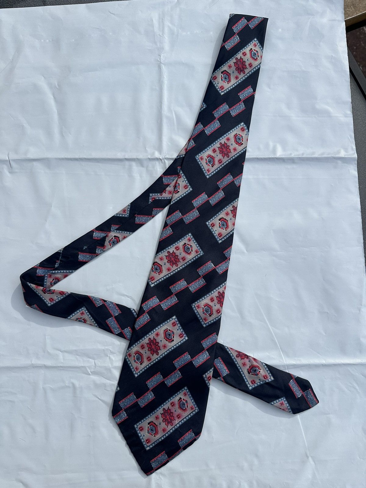 Christian Dior Monsieur × Vintage Vintage Christian Dior Patterned Luxury Tie Size ONE SIZE - 1 Thumbnail
