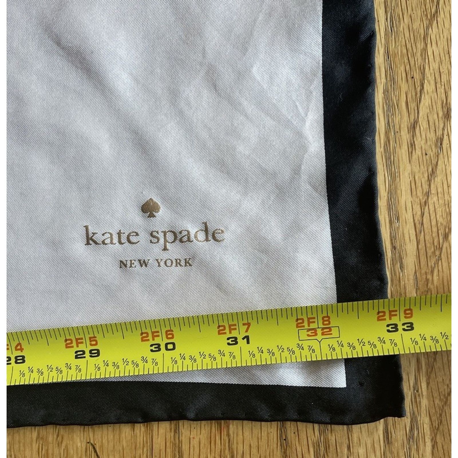 Kate Spade KATE SPADE NEW YORK Masquerade Lips 33” Square Scarf Iconic Size ONE SIZE - 4 Thumbnail