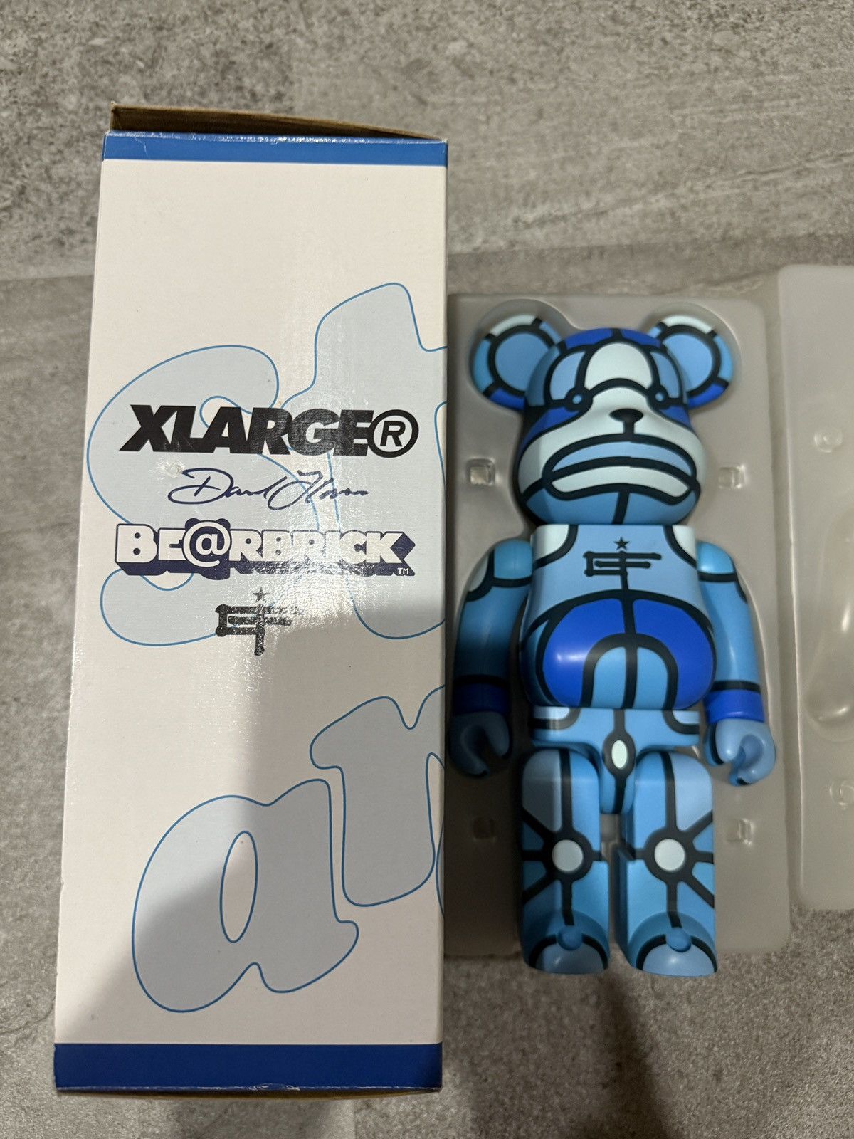 Medicom Toy MEDICOM XLARGE DAVID FLORES 400% BEARBRICK BLUE Size ONE SIZE - 9 Thumbnail