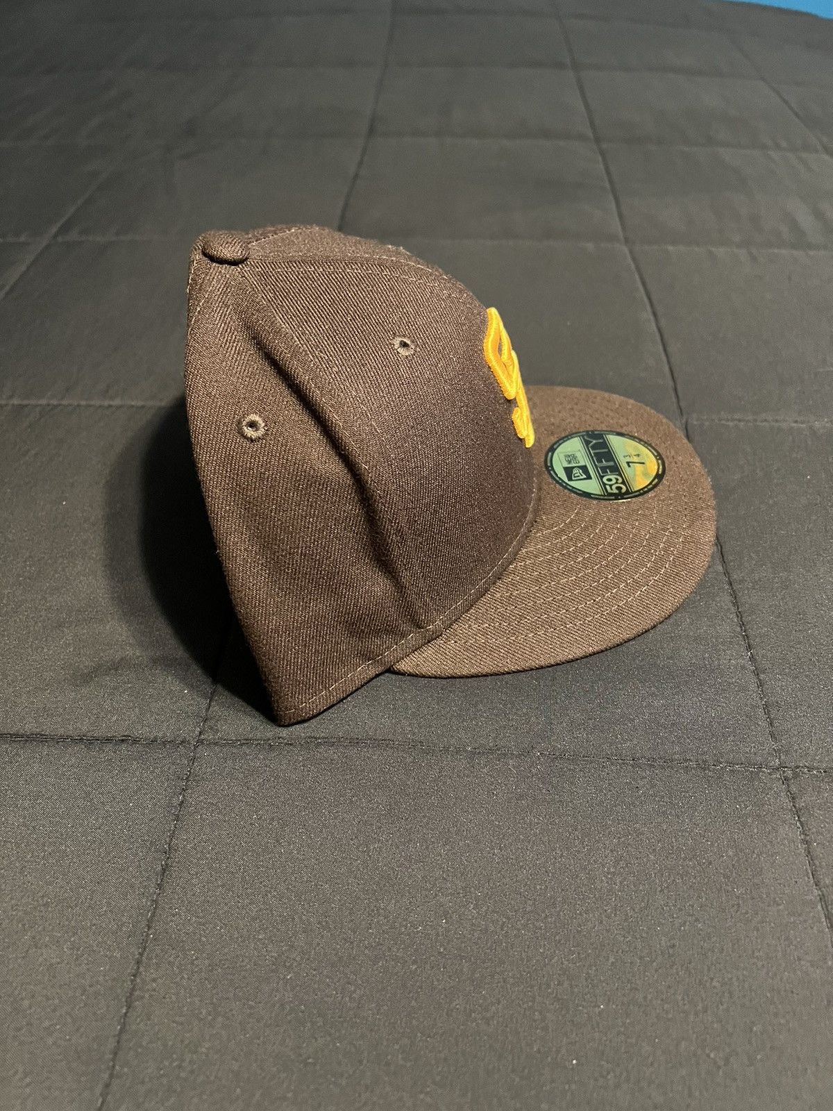 MLB × New Era San Diego Padres Fitted Hat Size ONE SIZE - 3 Thumbnail