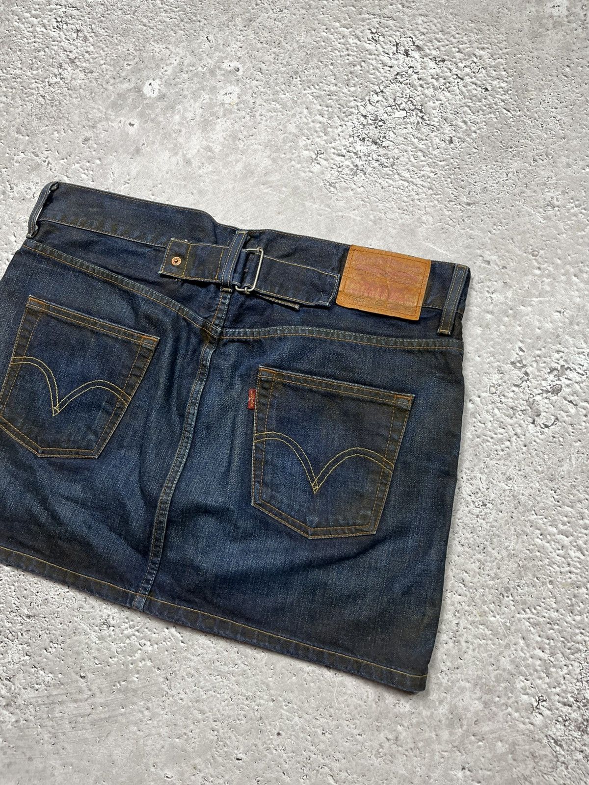 Levi's × Vintage Vintage Levi’s Red Tab Denim Mini Skirt Back Belted Waist Size 30" / US 8 / IT 44 - 2 Thumbnail
