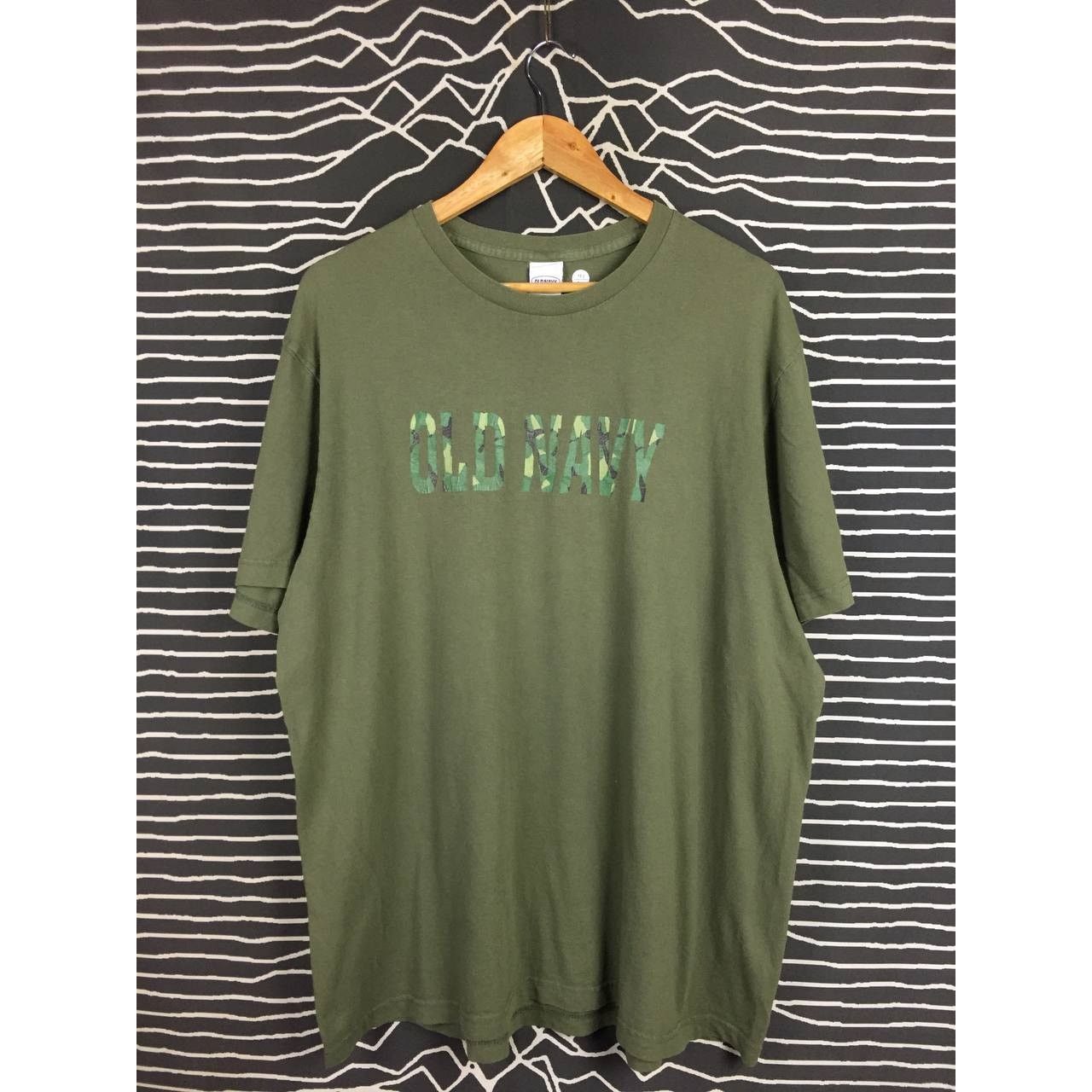 Old Navy × Vintage Vtg Y2K Old Navy Camo Logo Spell Out Tee Size XL Size US XL / EU 56 / 4 - 1 Thumbnail