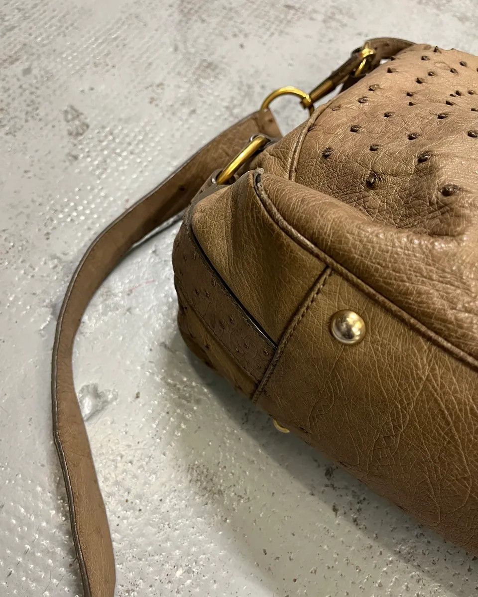 Yves Saint Laurent 2000s Yves Saint Laurent Beige Ostrich Leather Handle Bag Size ONE SIZE - 7 Thumbnail