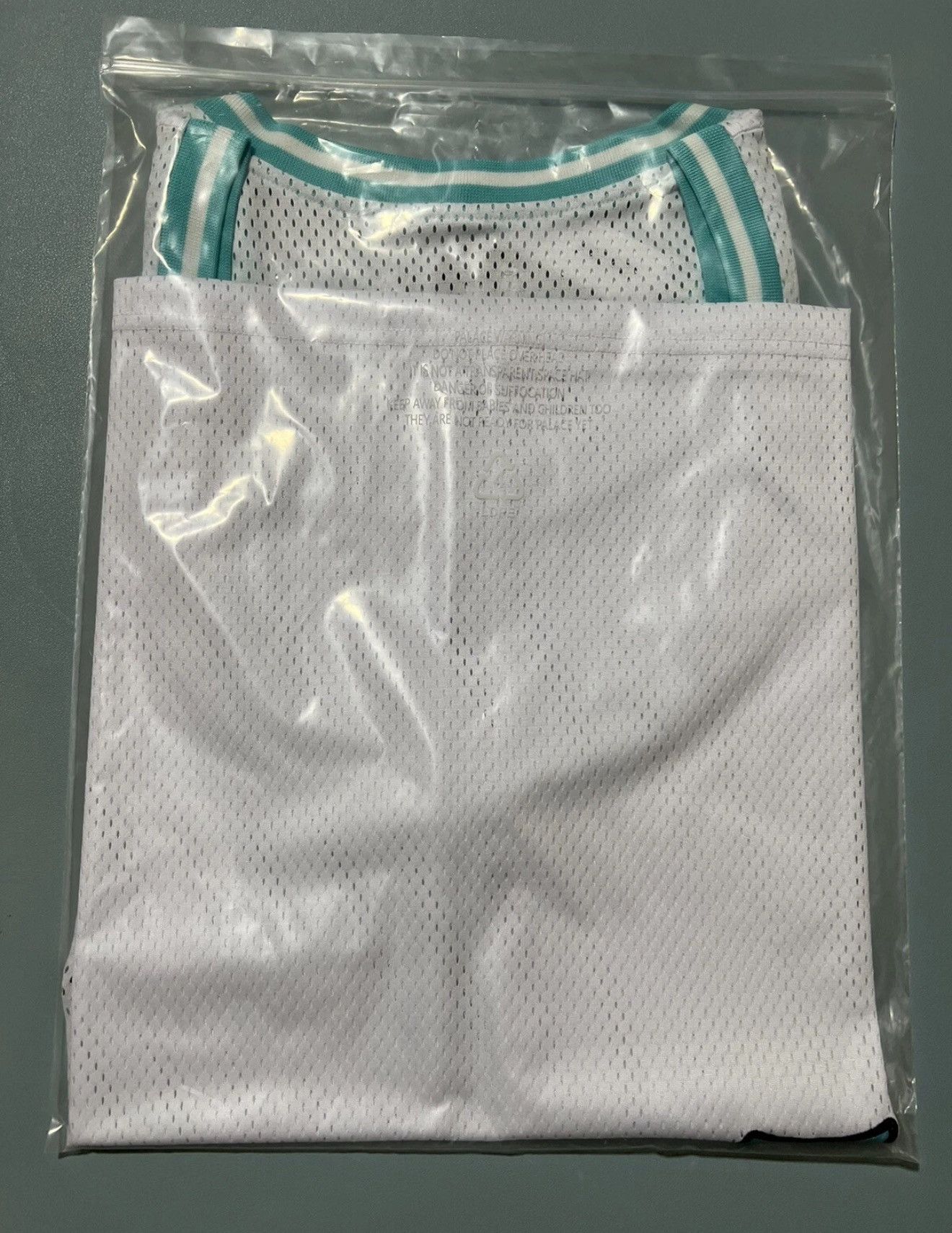 Palace Palace Skateboards MVP Vest White Basketball Jersey Sz XL Size US XL / EU 56 / 4 - 5 Thumbnail