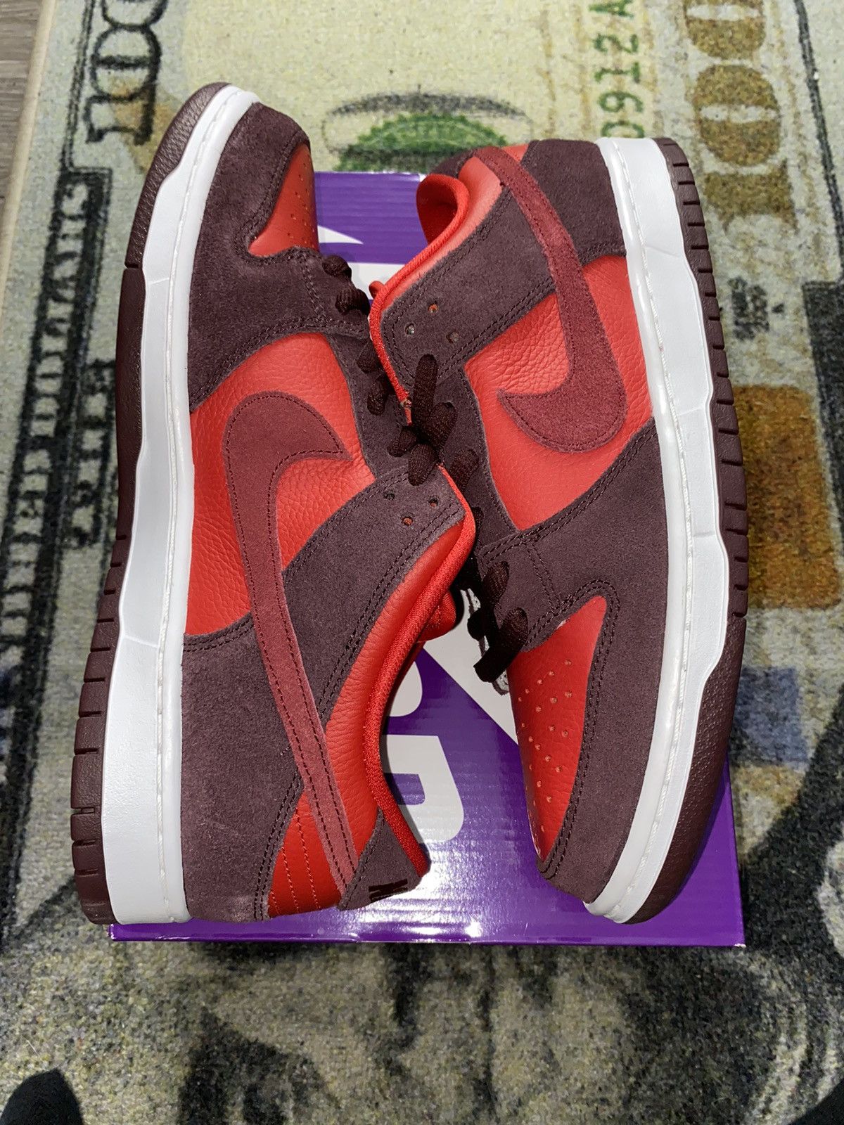 Jordan Brand × Nike Nike SB Dunk Low Cherry Size US 10 / EU 43 - 1 Thumbnail