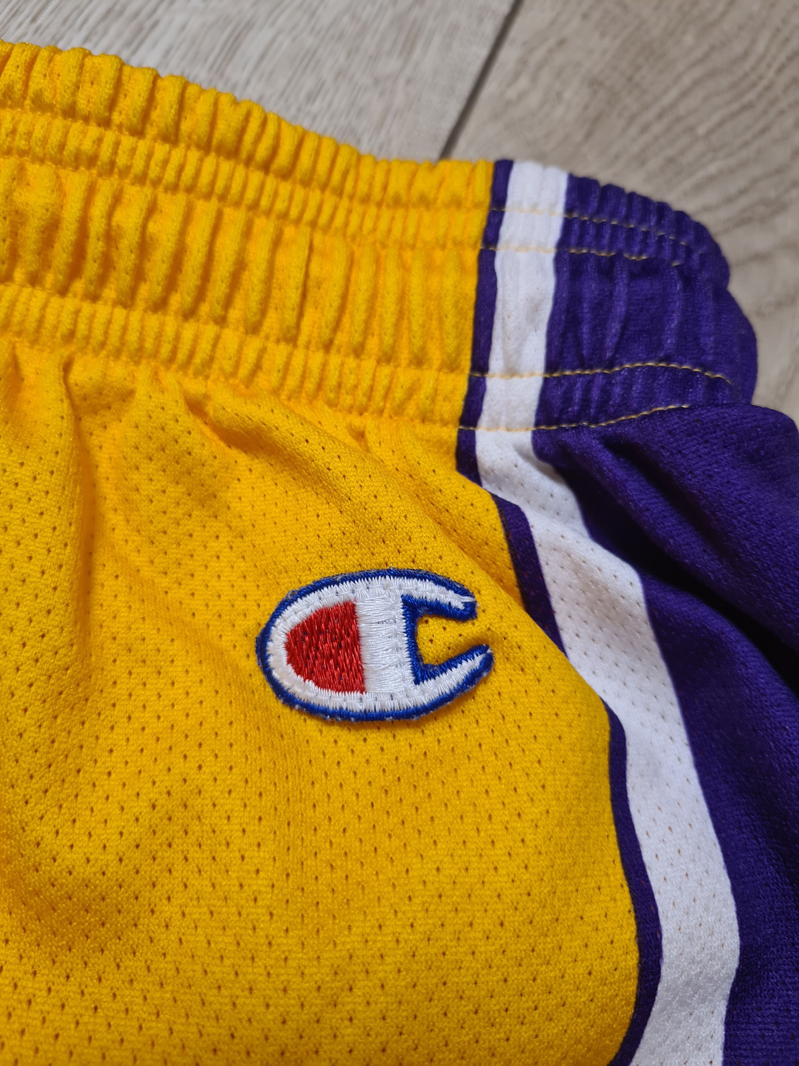 Champion LA LAKERS CHAMPION VINTAGE SHORTS BASKETBALL SHORTS Size US 38 / EU 54 - 5 Thumbnail