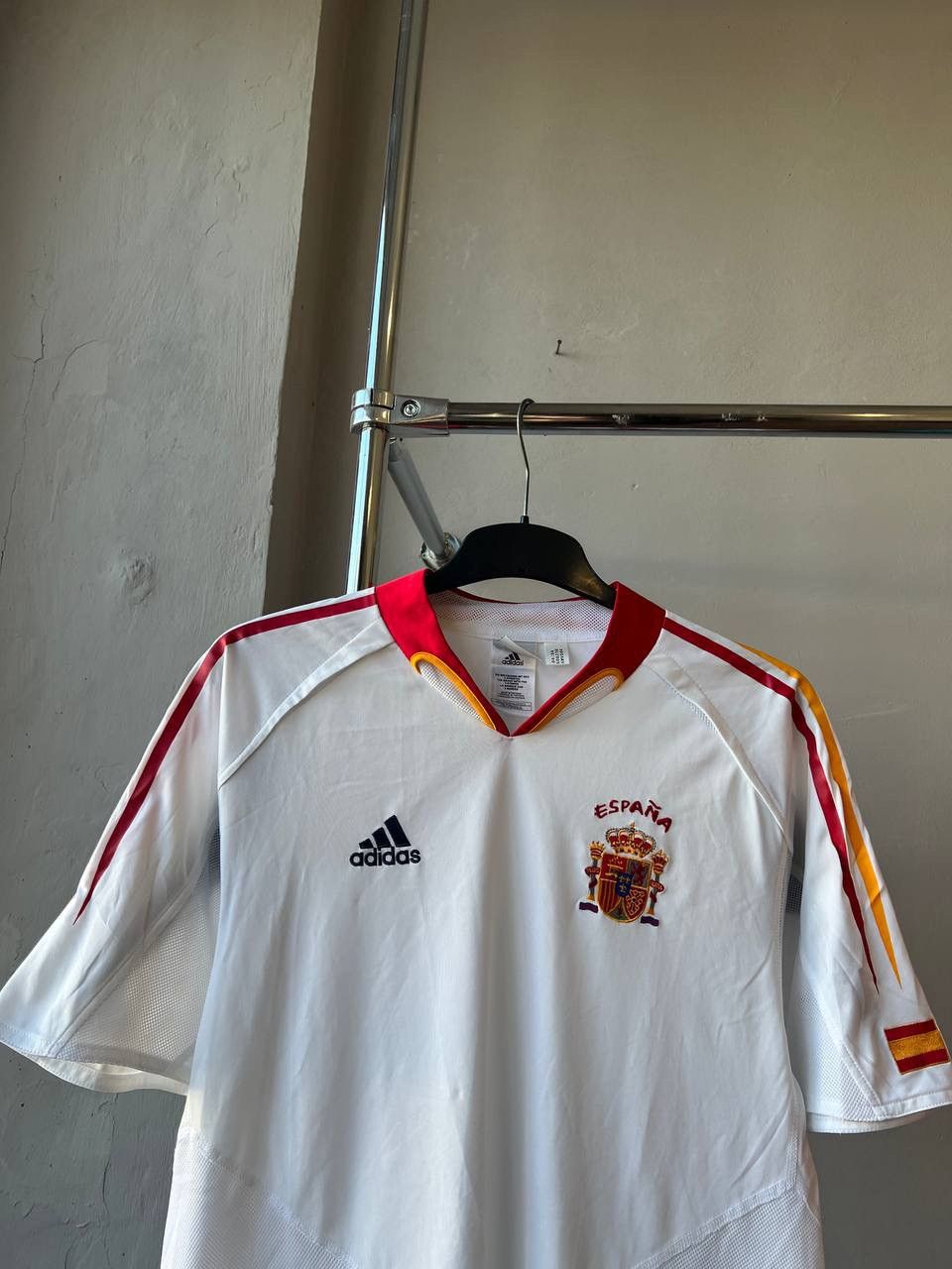 Adidas 2004/06 SPAIN NATIONAL TEAM AWAY SOCCER FOOTBALL JERSEY M Size US M / EU 48-50 / 2 - 3 Thumbnail