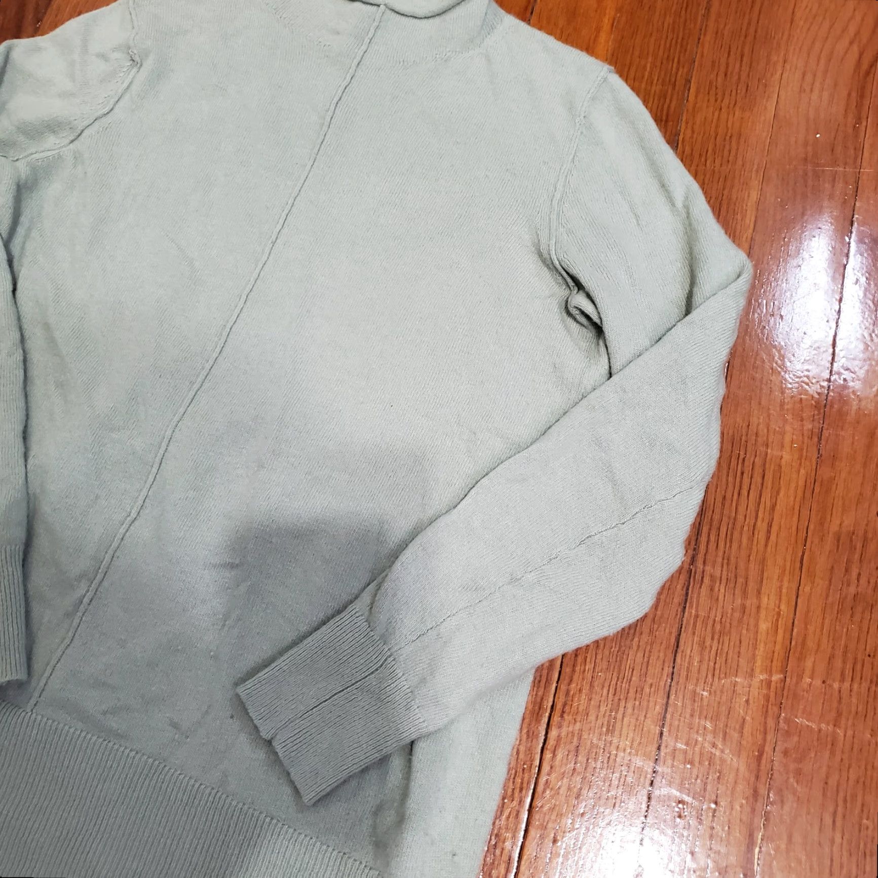 Banana Republic Banana Republic Sweater Gray Longsleeve Mock Neck XS Women Pullover Italian Wool Cashmere Blend Knit Vintage No (adjust if needed) Size XS / US 0-2 / IT 36-38 - 3 Thumbnail