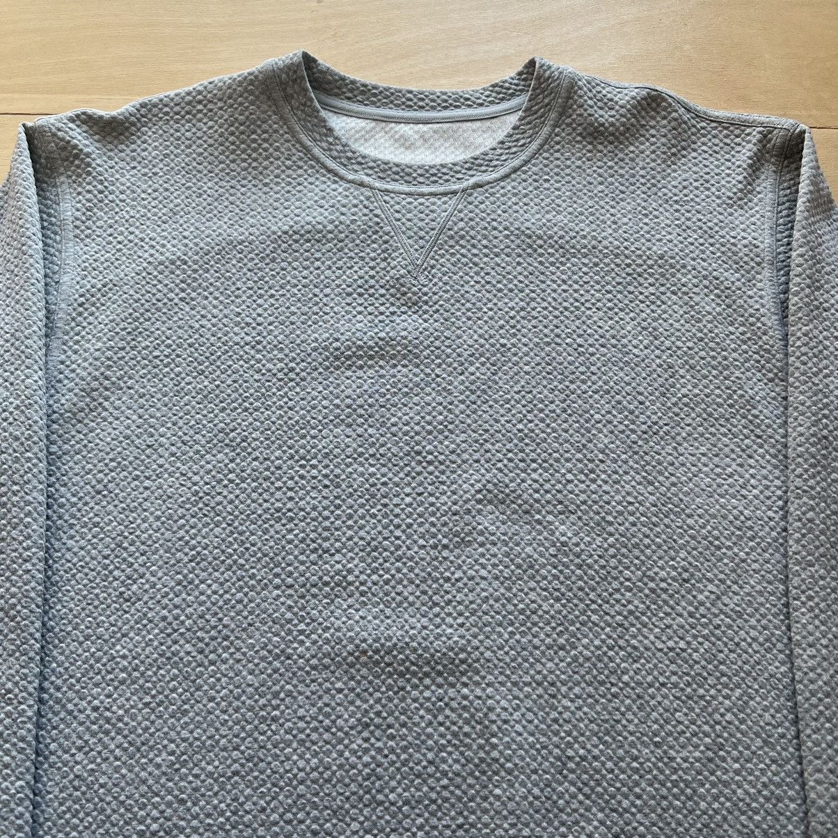Lululemon Lululemon All Yours Bubble Dot Pullover Small Gray Casual Size US M / EU 48-50 / 2 - 2 Thumbnail