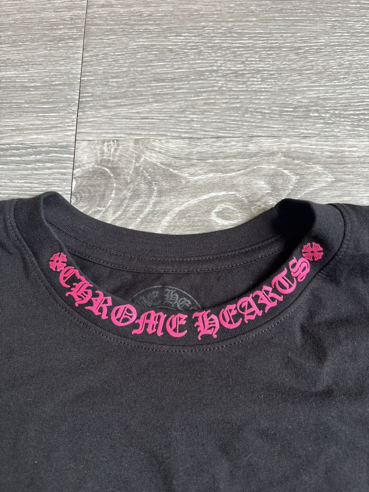 Chrome Hearts Chrome Hearts Pink Neck Logo LS Tee Size US XL / EU 56 / 4 - 4 Thumbnail