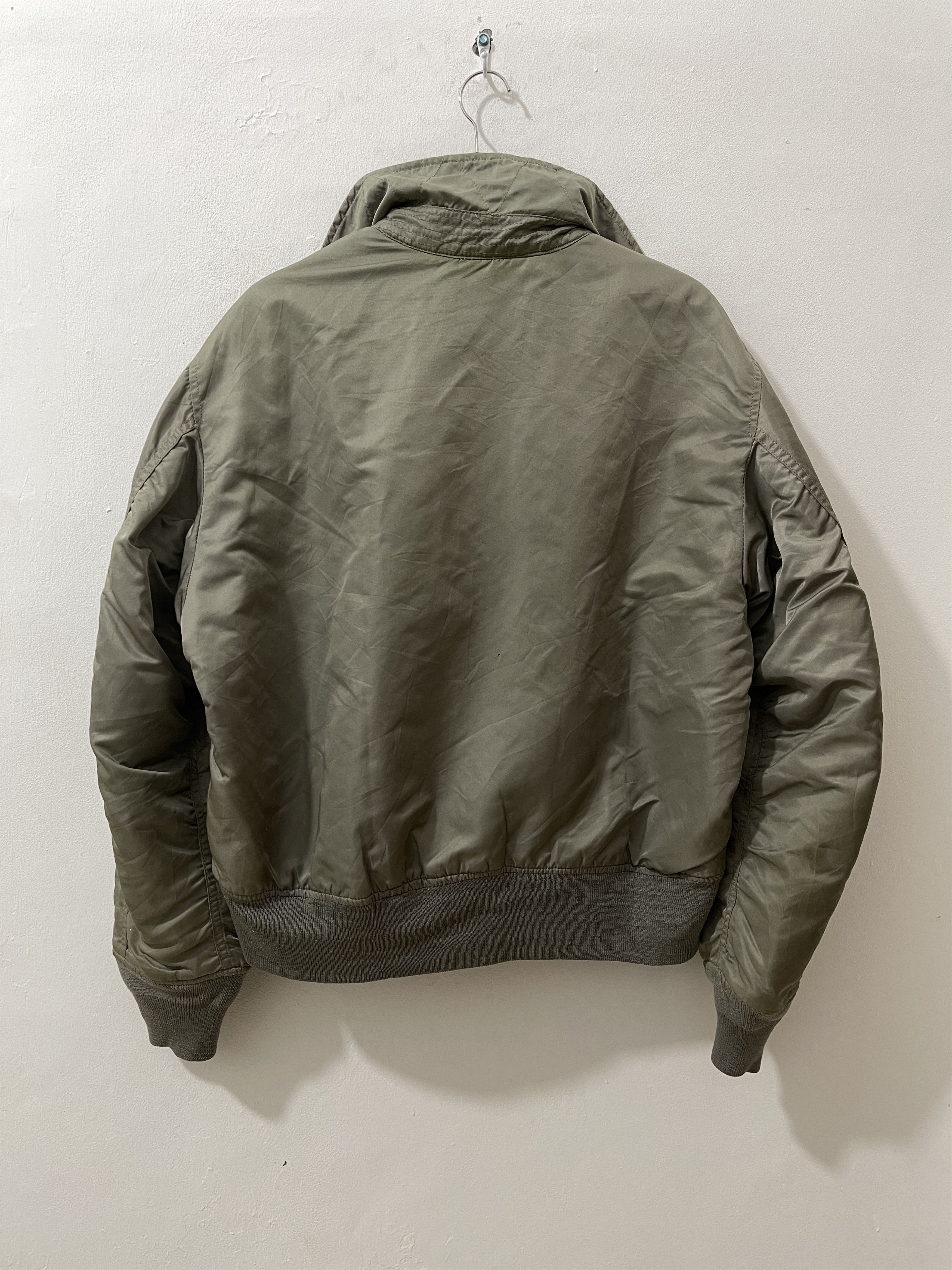 Alpha Industries Vintage Thrashed Alpha Industries USN Bomber Military Jacket Size US L / EU 52-54 / 3 - 12 Thumbnail