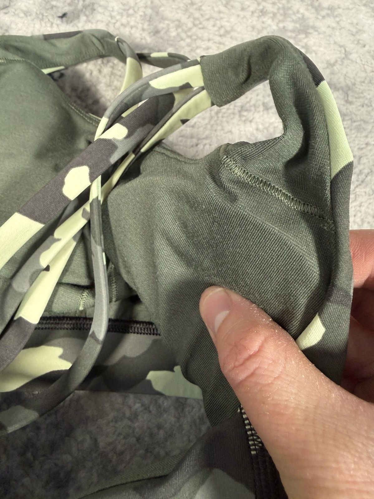 Lululemon Lululemon Green Camo Energy Sports Bra Size M / US 6-8 / IT 42-44 - 8 Thumbnail