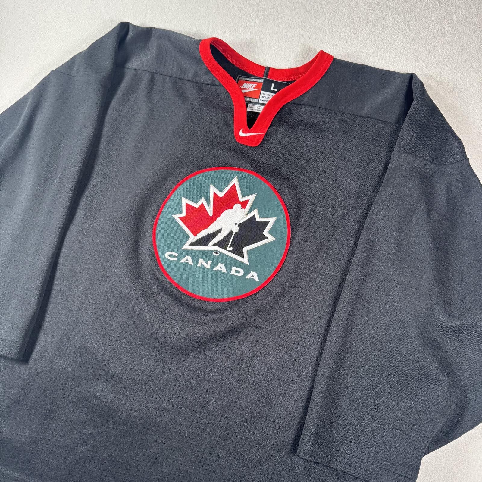 Nike Vintage 2000s Team Canada Nike Black Red Maple Hockey Jersey Size US L / EU 52-54 / 3 - 7 Thumbnail
