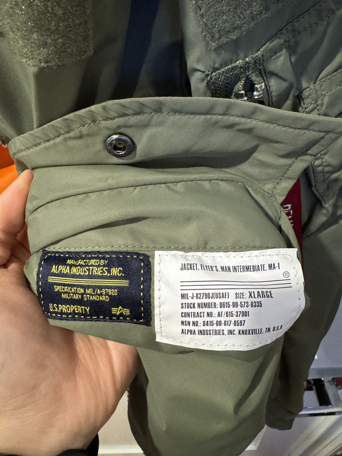 Alpha Industries Alpha Industries x Barneys New York MA-1 Bomber Jacket Size US XL / EU 56 / 4 - 5 Thumbnail