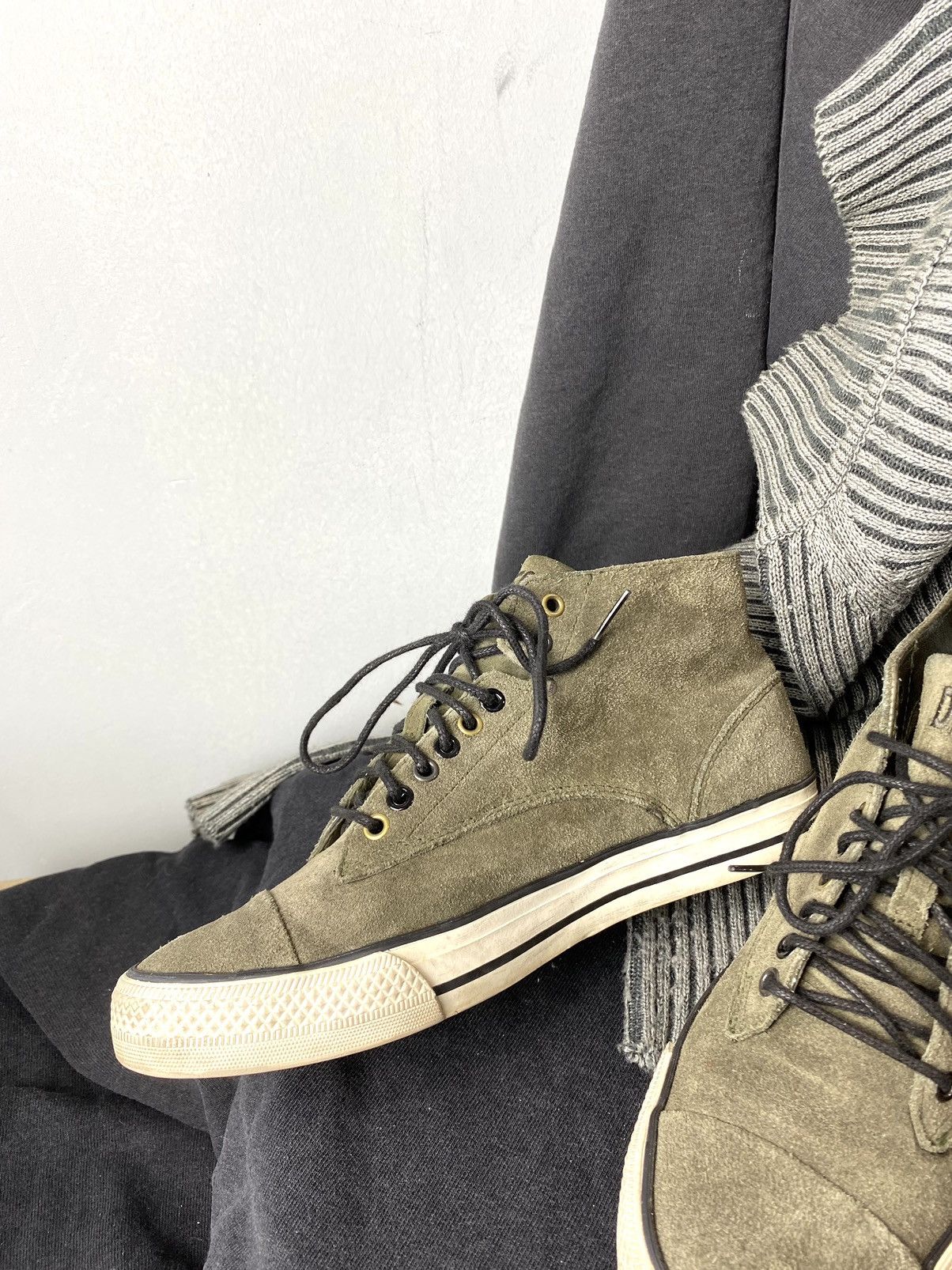 Diesel Vintage Diesel High Top Design Suede Sneakers Size US 7.5 / IT 37.5 - 9 Thumbnail