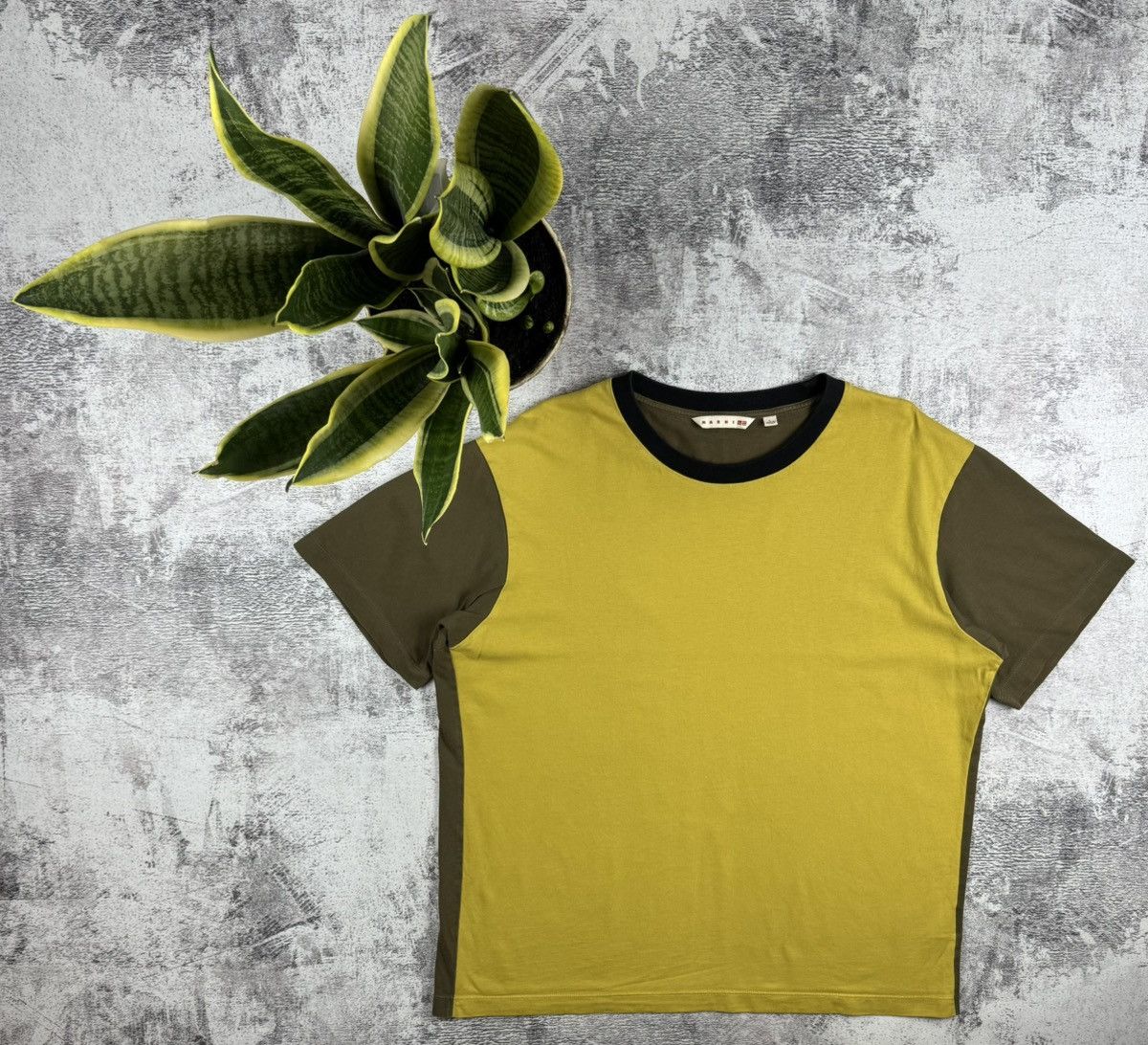 Marni × Uniqlo MARNI X UNIQLO Yellow Basic Blank Large Luxury Cotton Jersey Basic T-Shirt Tee Size US L / EU 52-54 / 3 - 1 Thumbnail
