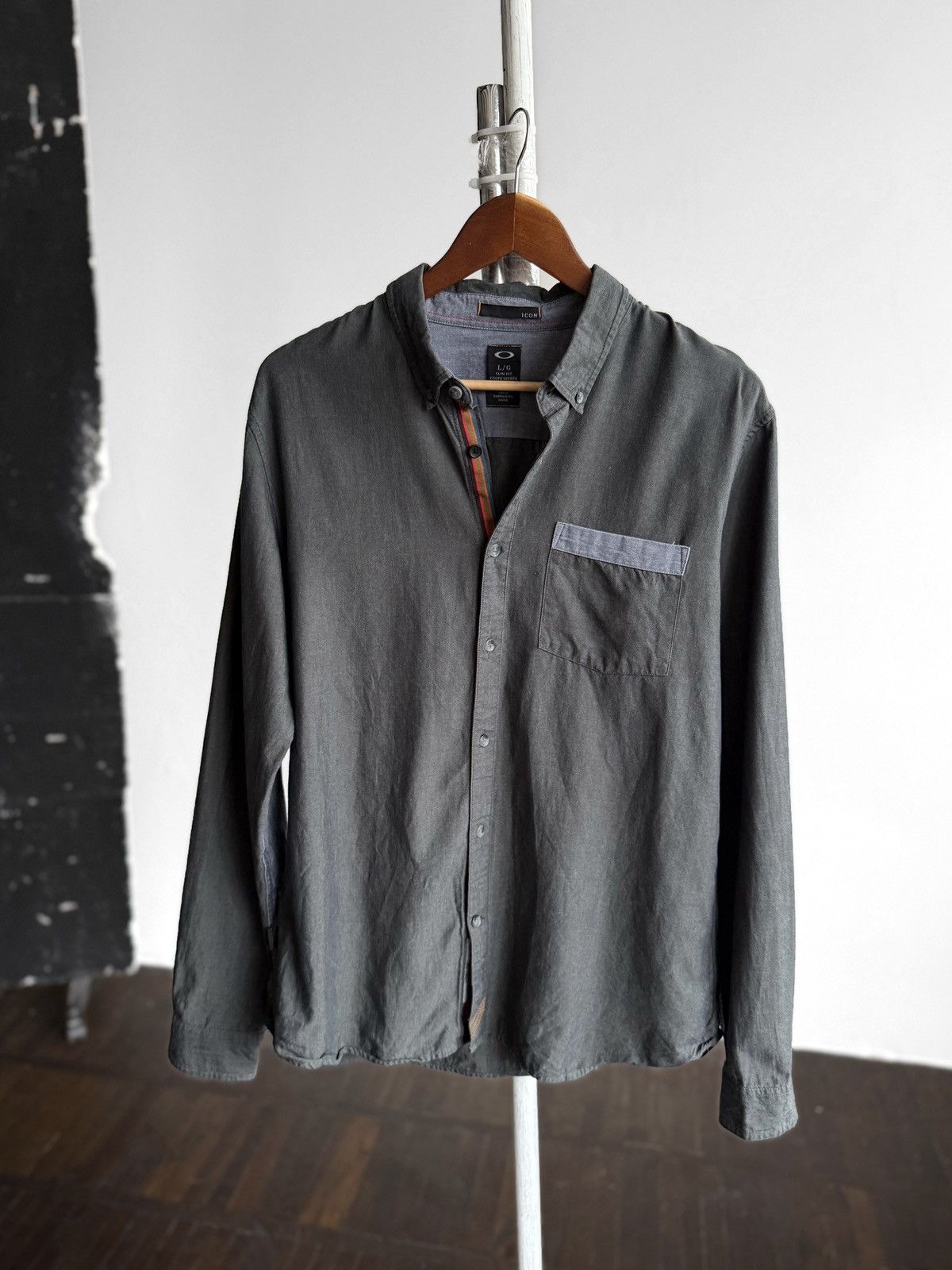Oakley Oakley Icon Mens Gray Long Sleeve Button Down Shirt Slim Fit Size US L / EU 52-54 / 3 - 1 Thumbnail