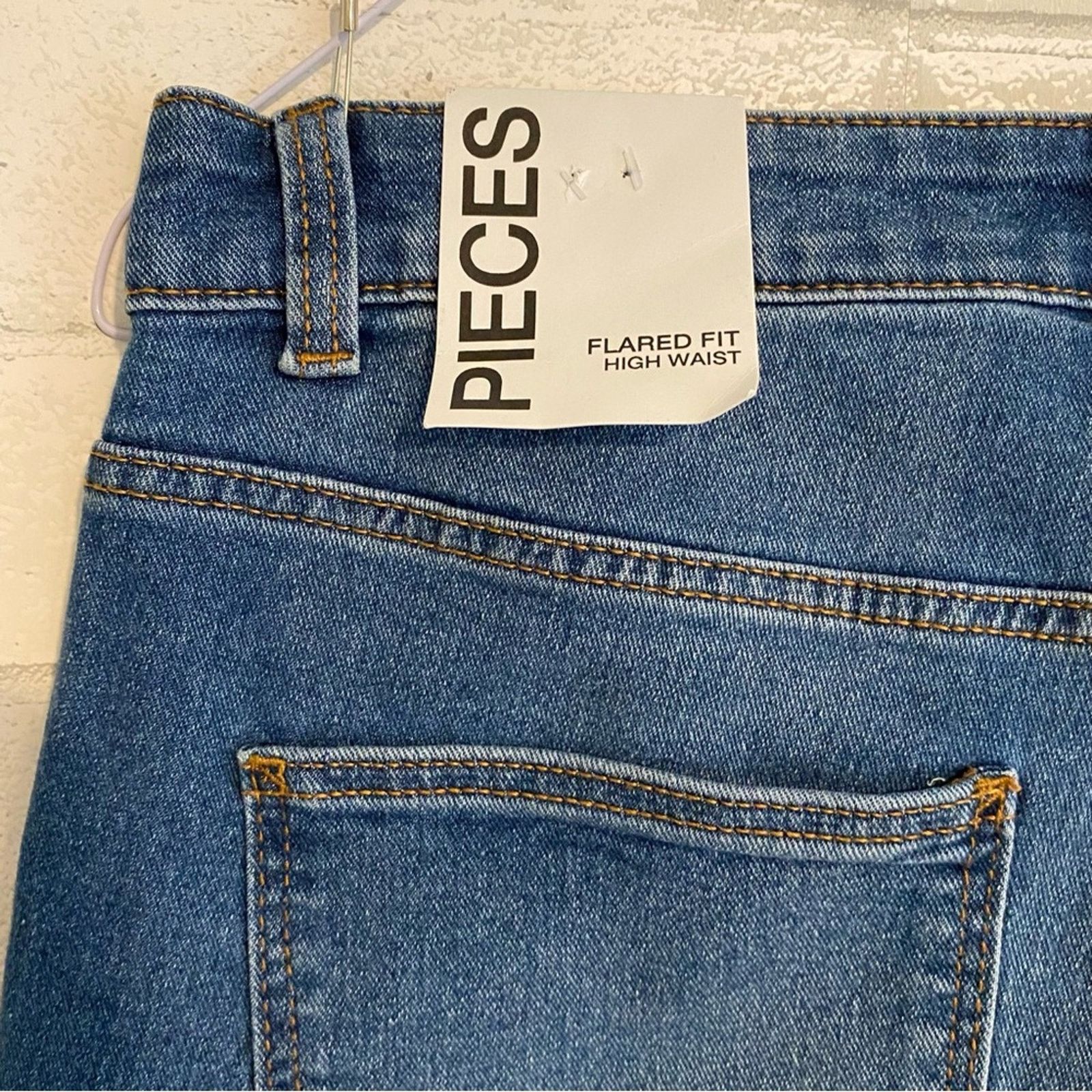 Pieces Uniques NWT $70 Pieces UK Denim Flare Fit High Waist Jeans MED NEW Size 28" / US 6 / IT 42 - 7 Thumbnail