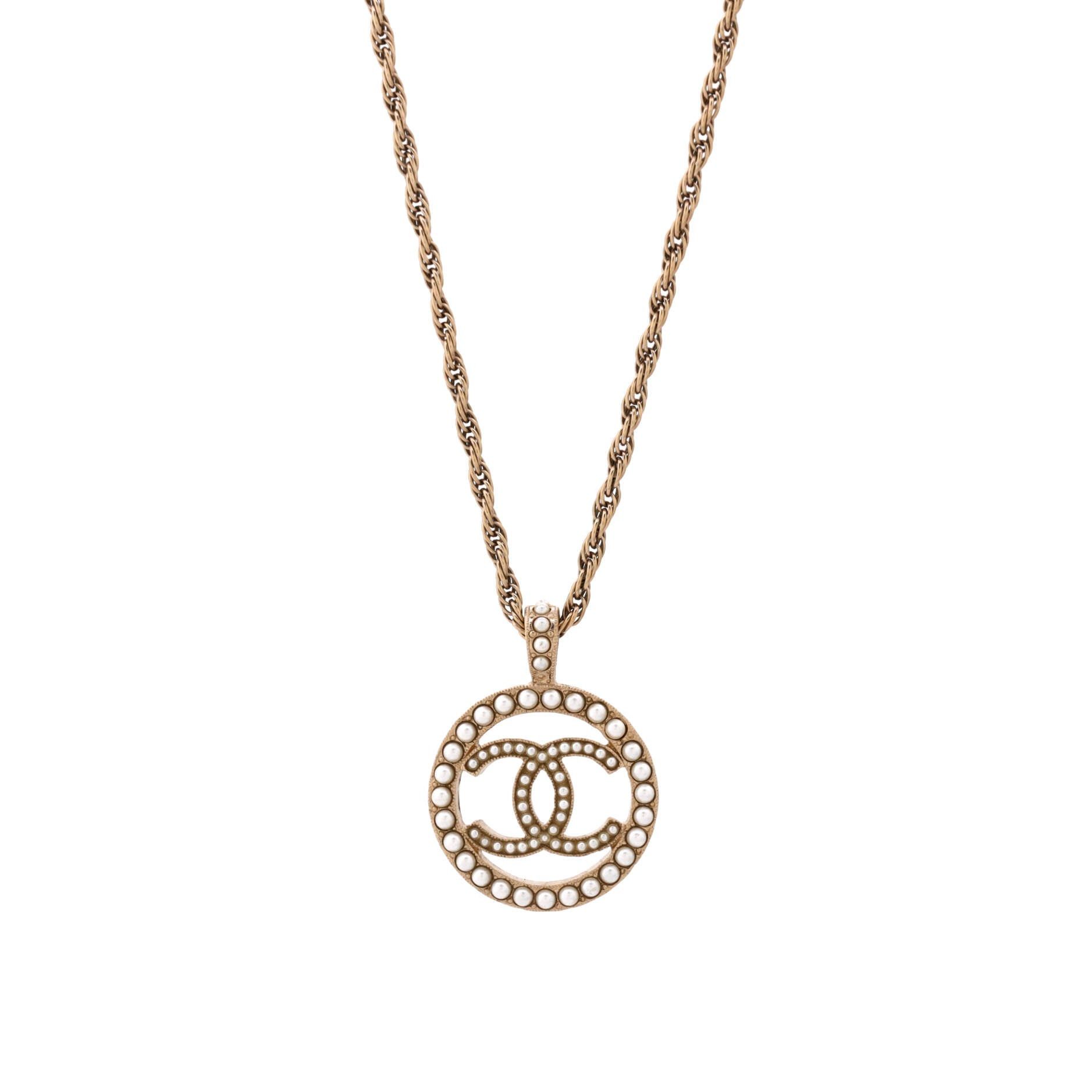 Chanel CC Round Pendant Necklace Size ONE SIZE - 1 Thumbnail