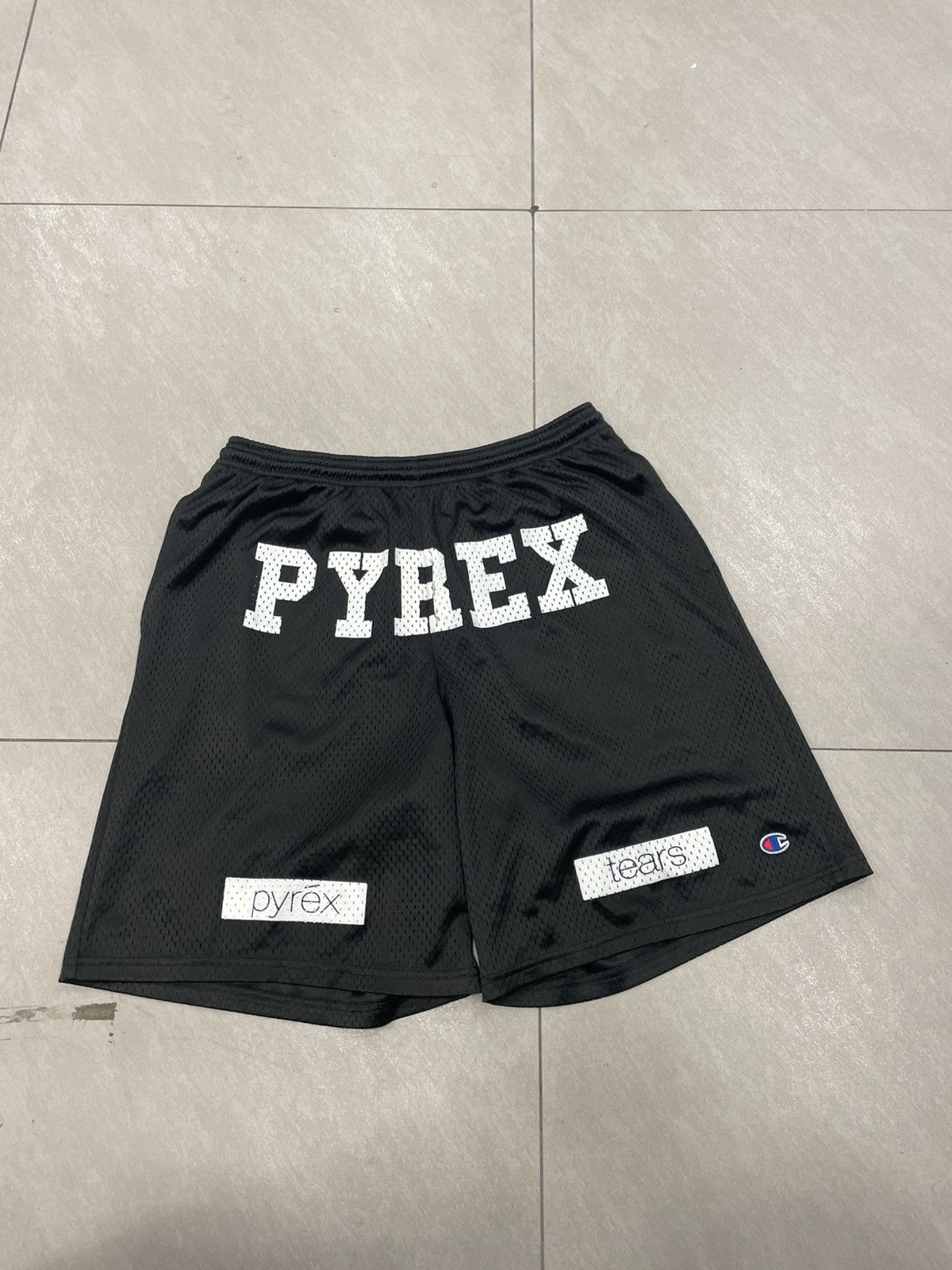 Champion Champions x Off White Pyrex Shorts Size US 38 / EU 54 - 1 Thumbnail