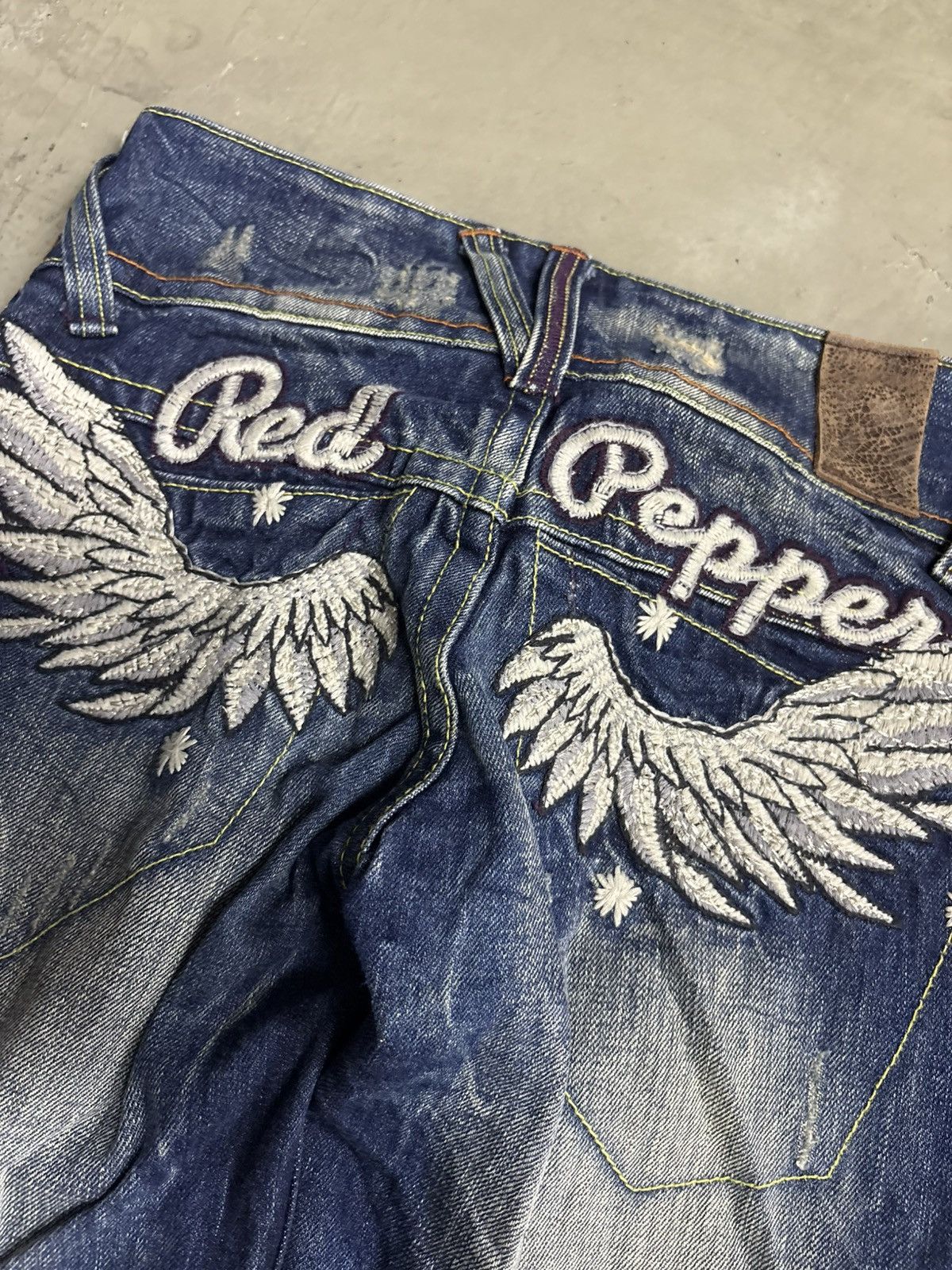 Tornado Mart Flared Red Pepper Wing Back Embroidered Clawmark Jeans Size US 29 - 6 Thumbnail