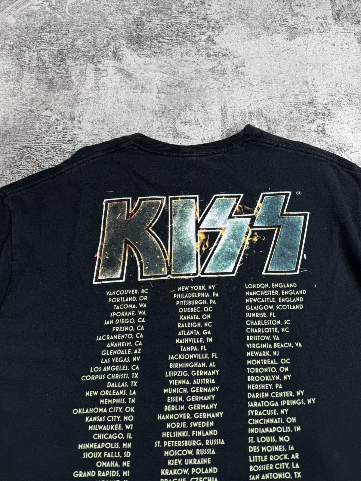 KISS KISS End Of The Road World Tour Rock Faded Merch Devil Band Jersey T Shirt Tee Size US L / EU 52-54 / 3 - 14 Thumbnail