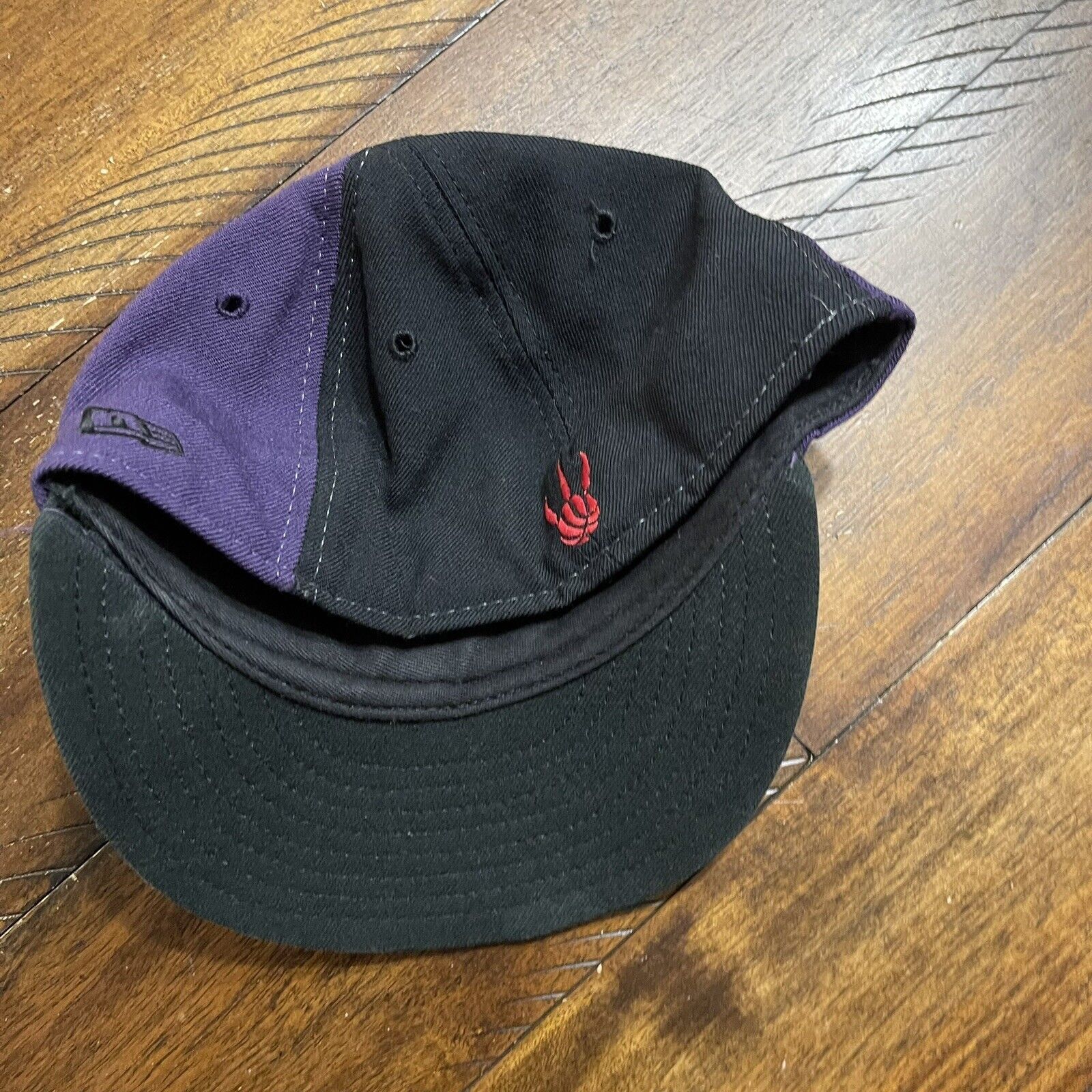New Era Vtg New Era Toronto Raptors Hat Sz 7 Fitted Y2K Vince Size ONE SIZE - 5 Thumbnail