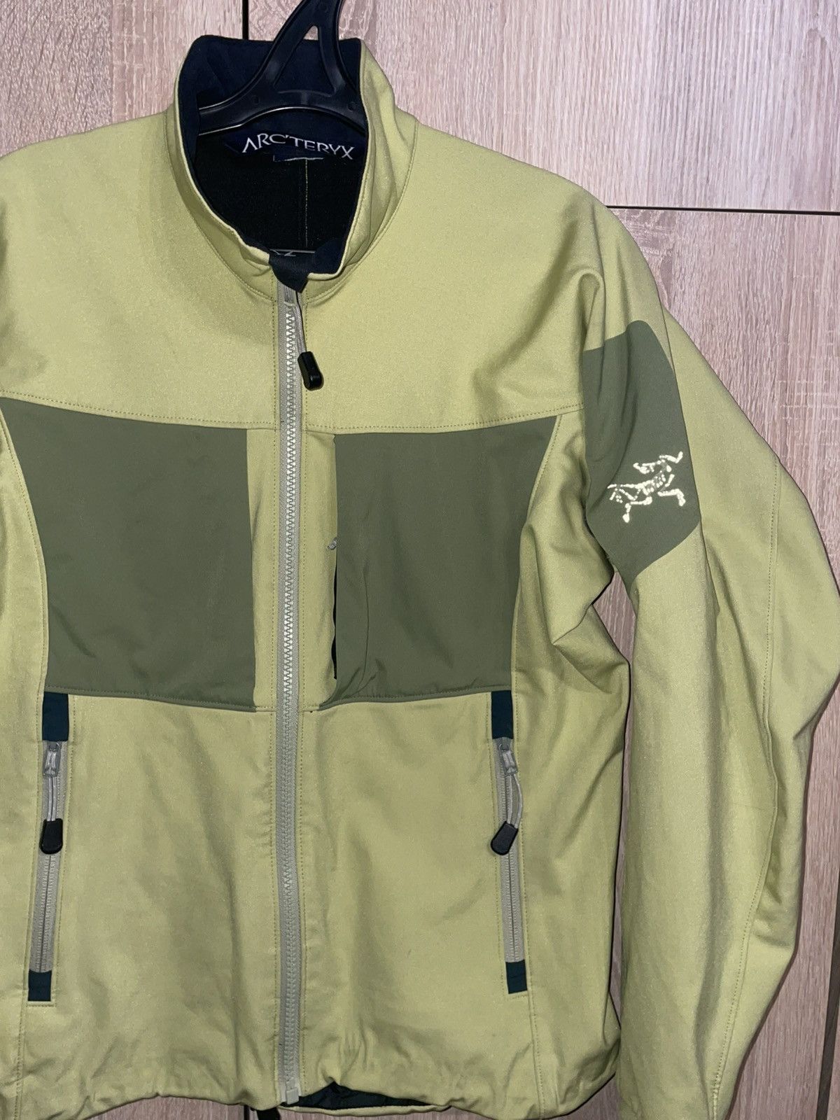 Arc'teryx Arc’teryx big logo soft-shell jacket Size US S / EU 44-46 / 1 - 1 Thumbnail