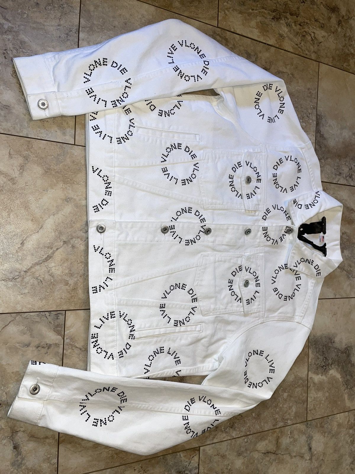 Vlone Unreleased Vlone Black Rhinestone White Denim Jacket Size M Size US M / EU 48-50 / 2 - 3 Thumbnail