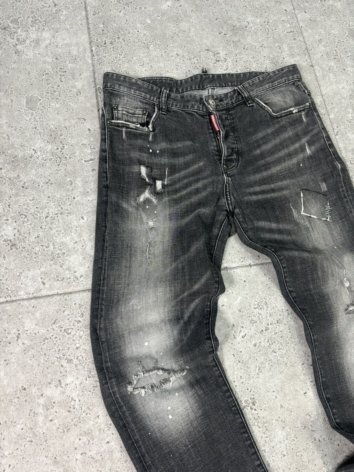Dsquared2 × Japanese Brand Dsquared2 Paint Splatter Distressed Black Washed Denim Jeans Size US 34 / EU 50 - 2 Thumbnail