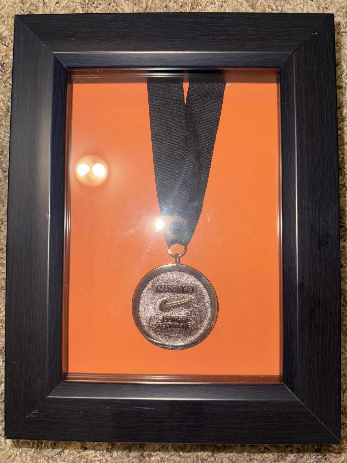 Nike Nike MAXIM#8 DO THE RIGHT THING MEDAL Size ONE SIZE - 2 Thumbnail