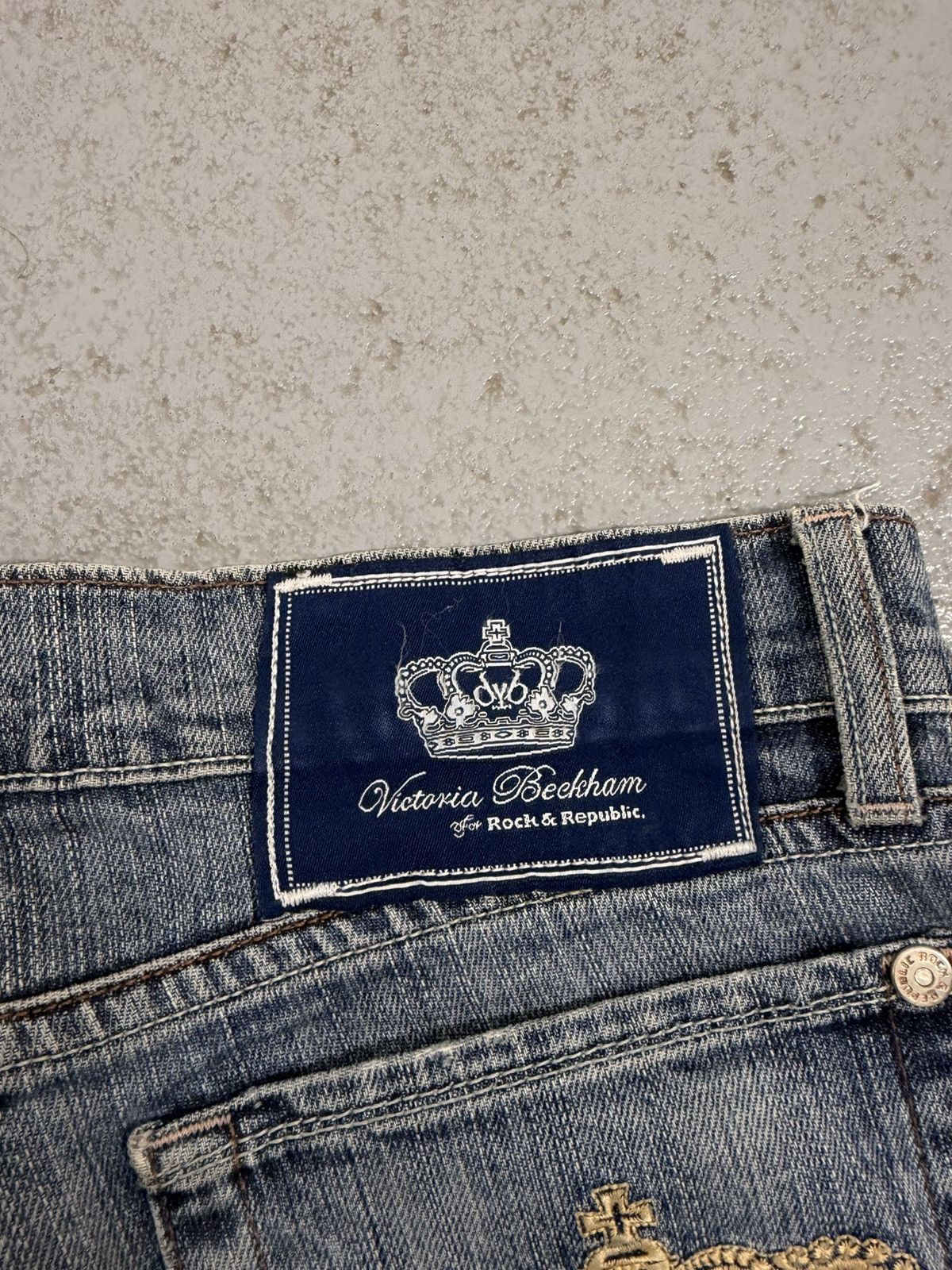 Victoria Beckham Victoria Beckham For Rock & Republic Embroidered Logo Jeans Size 27" / US 4 / IT 40 - 7 Thumbnail