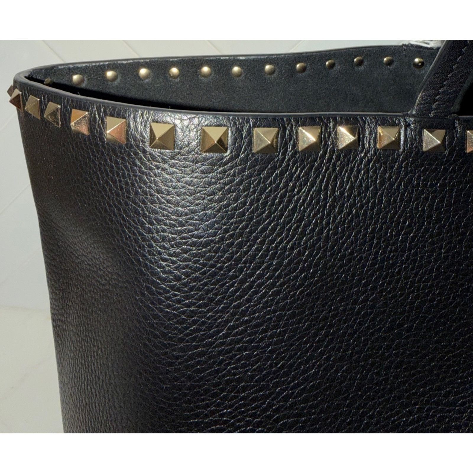 Valentino Valentino Garavani Rockstud Large Black Grained Tote Size ONE SIZE - 14 Thumbnail