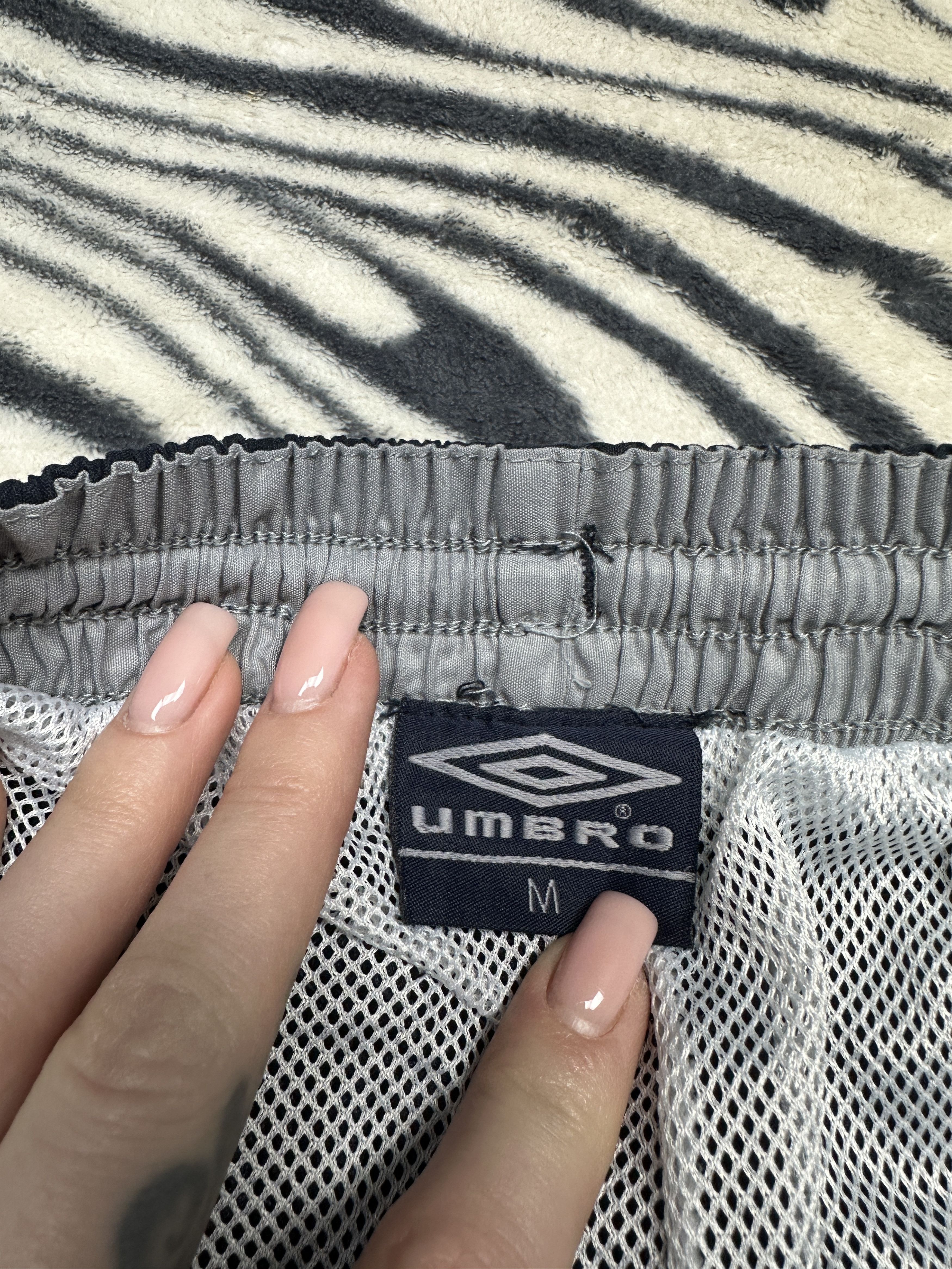 Umbro Umbro Vintage Nylon Parachute Track Pants Y2K Size US 32 / EU 48 - 5 Thumbnail