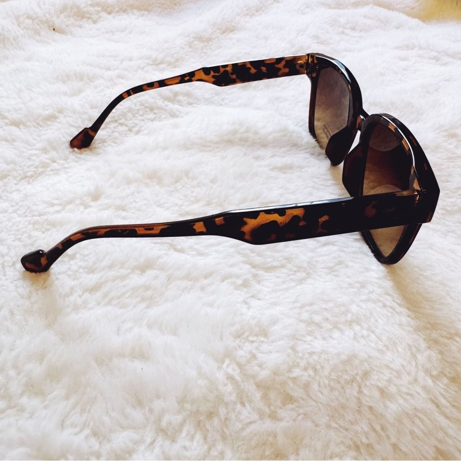 Other Octavia Tortoise Brown Oversized Chic Sunglasses Size ONE SIZE - 9 Thumbnail