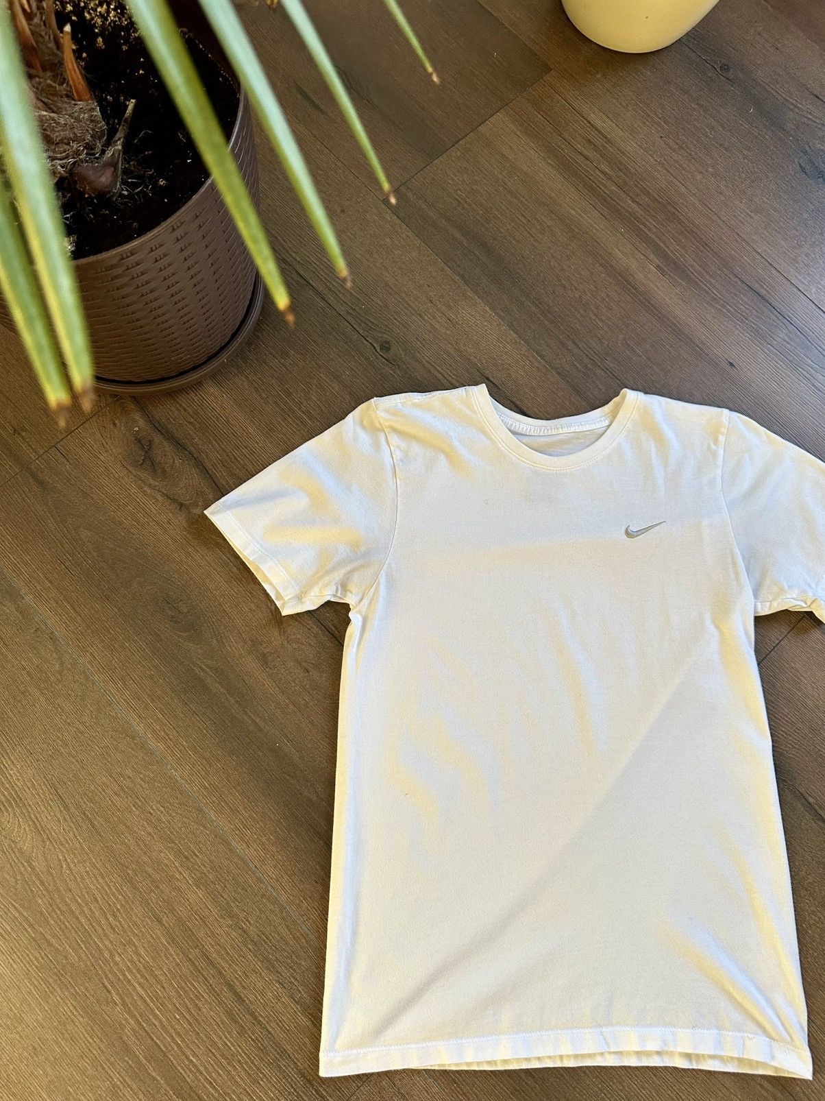 Nike Vintage Nike T-shirt White Swoosh Logo Size US S / EU 44-46 / 1 - 2 Thumbnail
