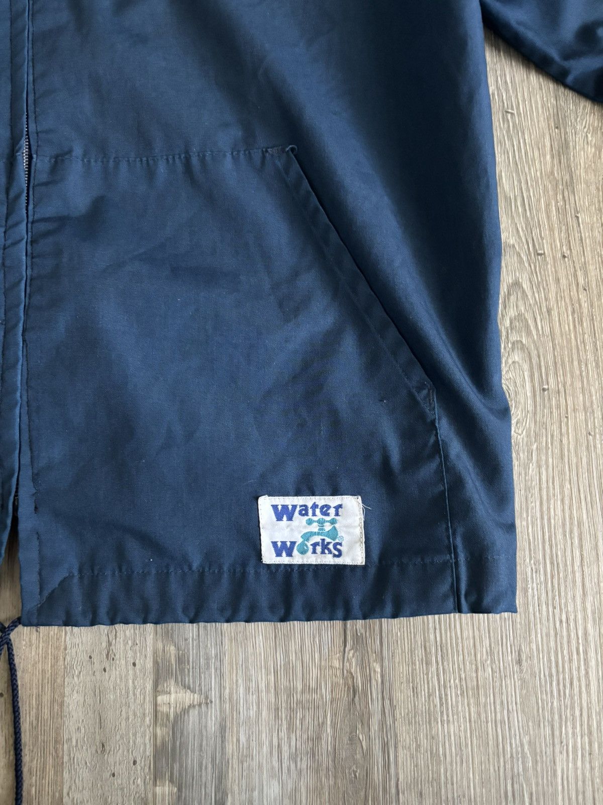 Vintage Blue Large Water Works Wind Breaker Size US L / EU 52-54 / 3 - 2 Thumbnail