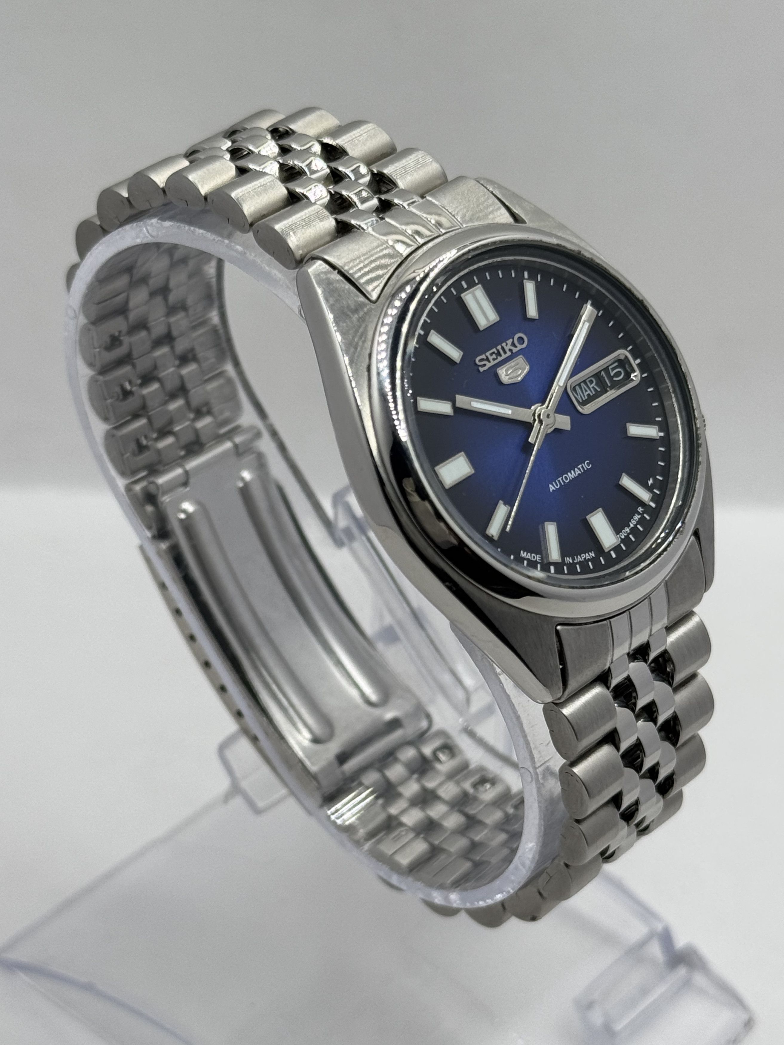 Japanese Brand Seiko 5 Automatic Wrist Watch 17 Jewels Day/Date Japan Size 36 - 2 Thumbnail