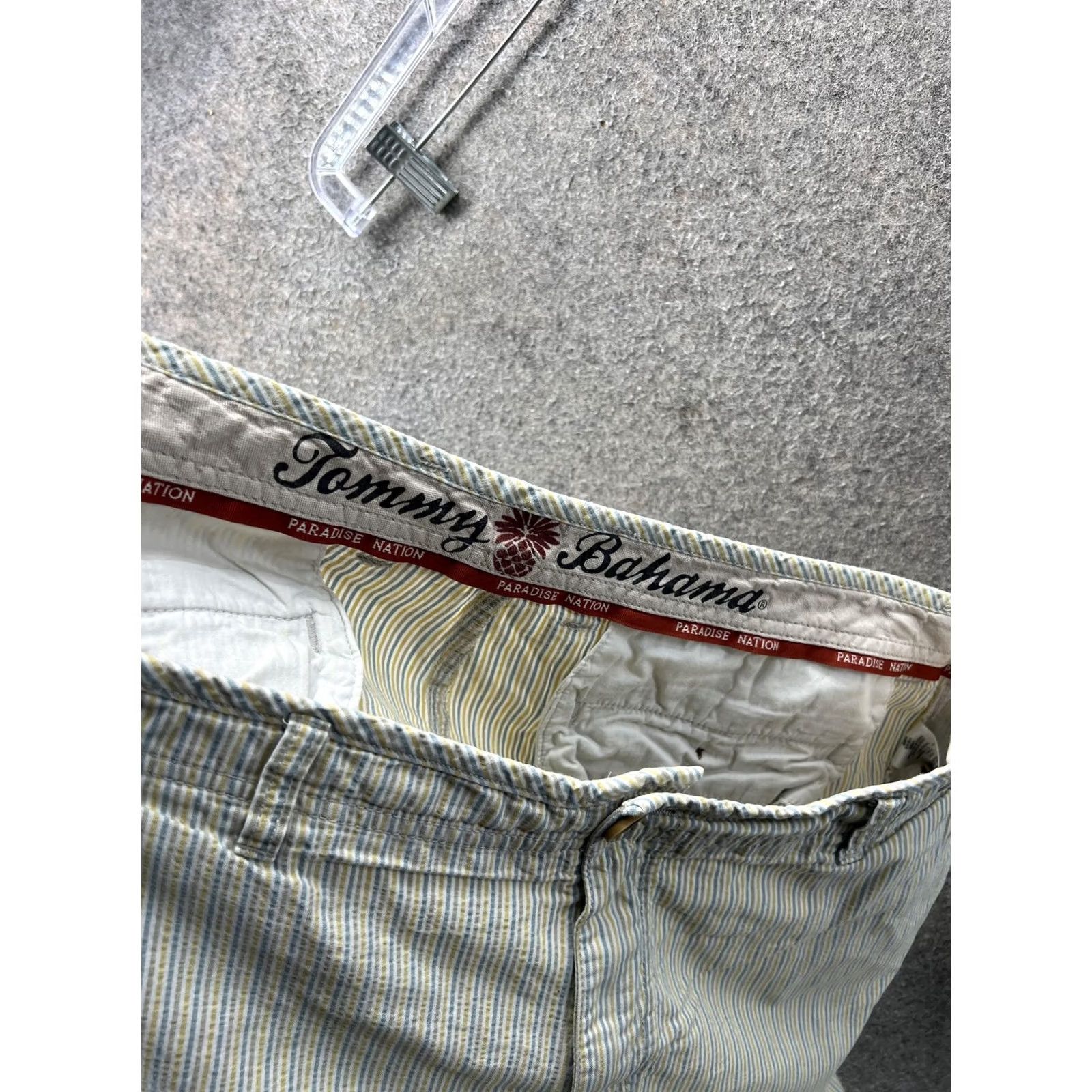 Tommy Bahama Tommy Bahama Shorts Mens 35 Beige Striped Cotton Chino 9 Inseam Casual Summer Size US 35 - 7 Thumbnail