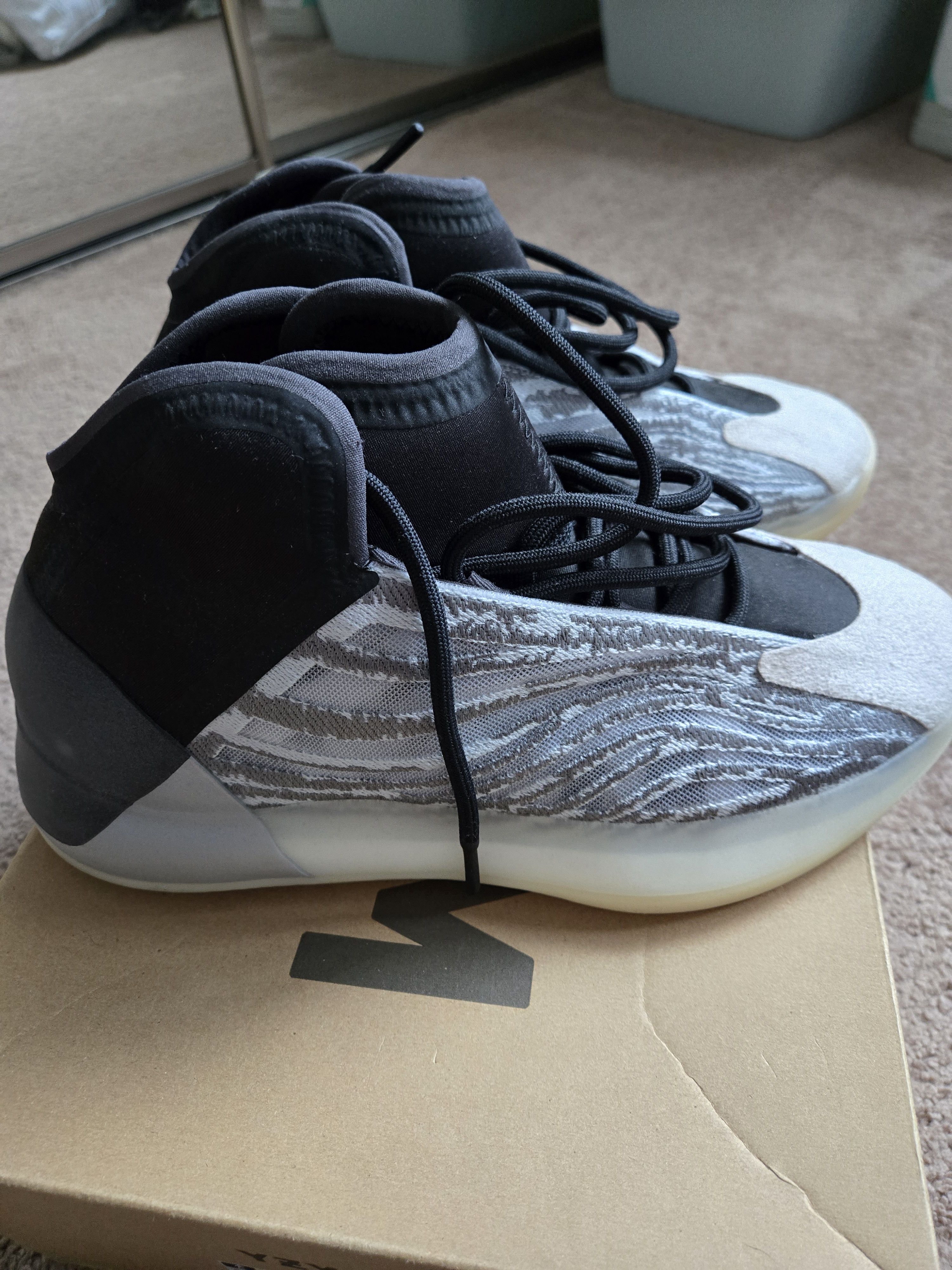 Yeezy Yeezy QNTM Size US 9 / EU 42 - 2 Thumbnail