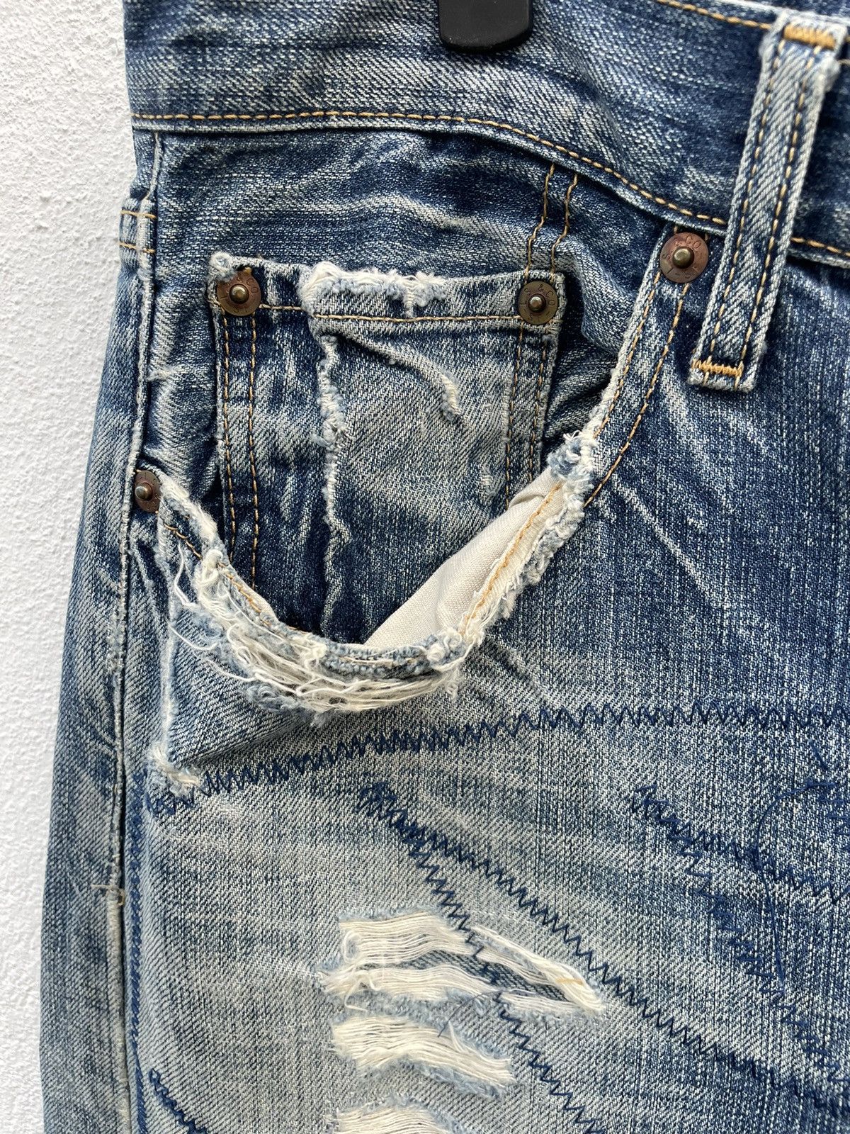 Levi's × Levi's Vintage Clothing Vintage Levi’s 501 Distressed Grunge Denim Jeans Size US 34 / EU 50 - 9 Thumbnail