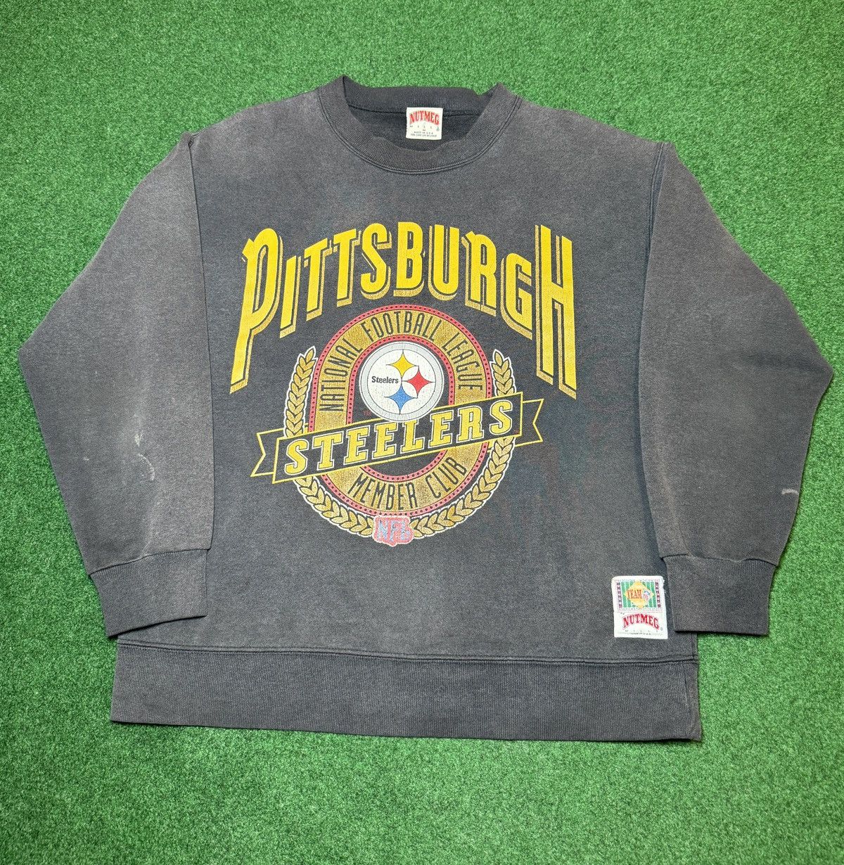 NFL × Nutmeg × Vintage Vtg 90s Pittsburgh Steelers FADED Retro Crewneck Sweatshirt Size US M / EU 48-50 / 2 - 1 Thumbnail