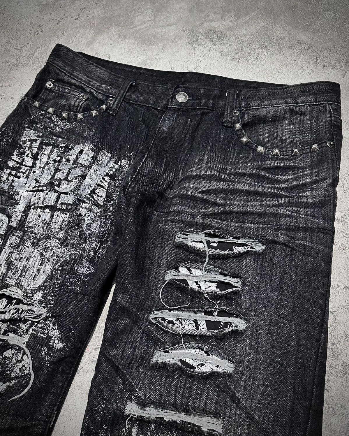 Japanese Brand 2000s Bernings Sho Studded Distressed Jeans Size US 33 - 5 Thumbnail