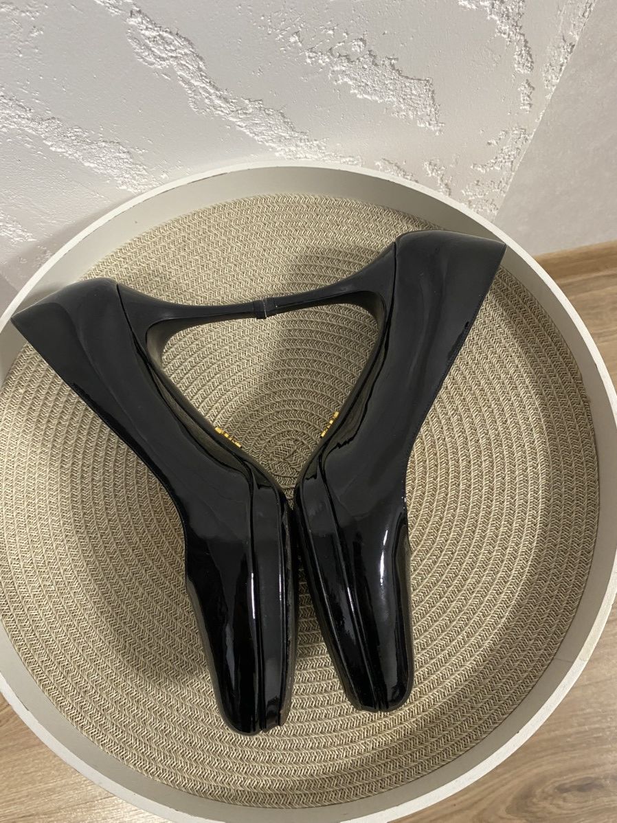 Prada Prada Black Patent Leather Heels Size: 37.5 Size US 7.5 / IT 37.5 - 6 Thumbnail