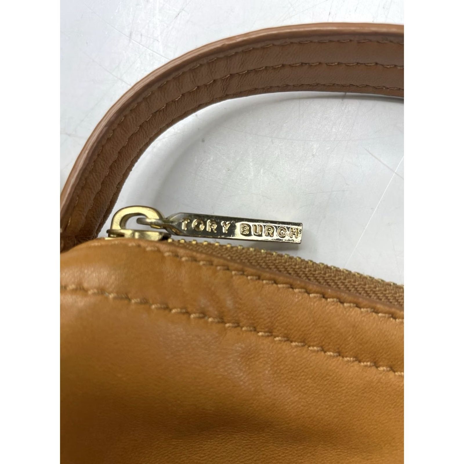Tory Burch VINTAGE Tory Burch Leather Hobo Shoulder Bag Handbag Leather Gold Hardware Tan Brown Solid Zip Sides Classic Women Medium- Large Shoulder Strap 90s? Size ONE SIZE - 3 Thumbnail