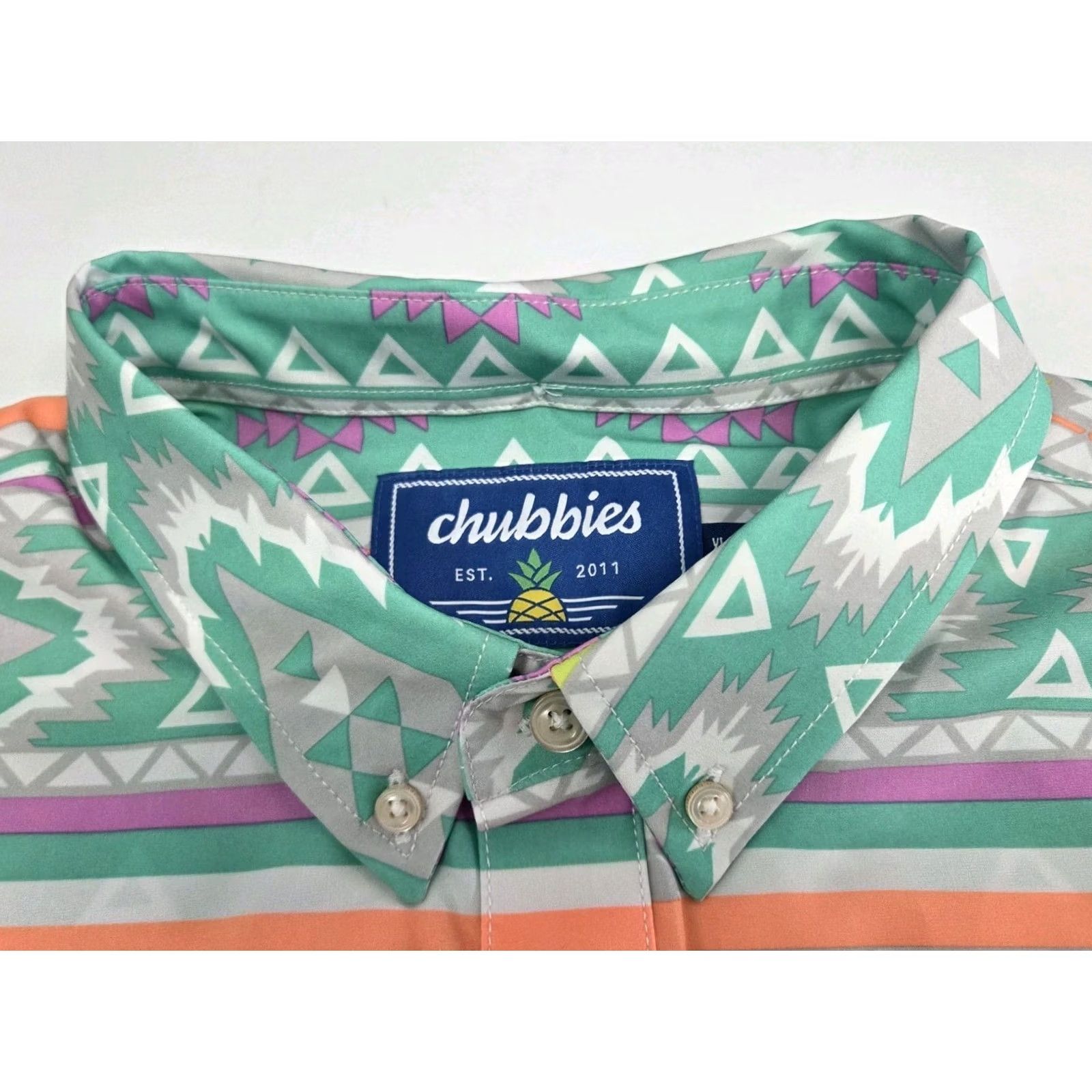 Chubbies NWT Chubbies The En Fuego Wild Short Sleeve 3 Button Up Shirt XL Aztec Multicolor Button-Down Collar Mens Size US XL / EU 56 / 4 - 2 Thumbnail