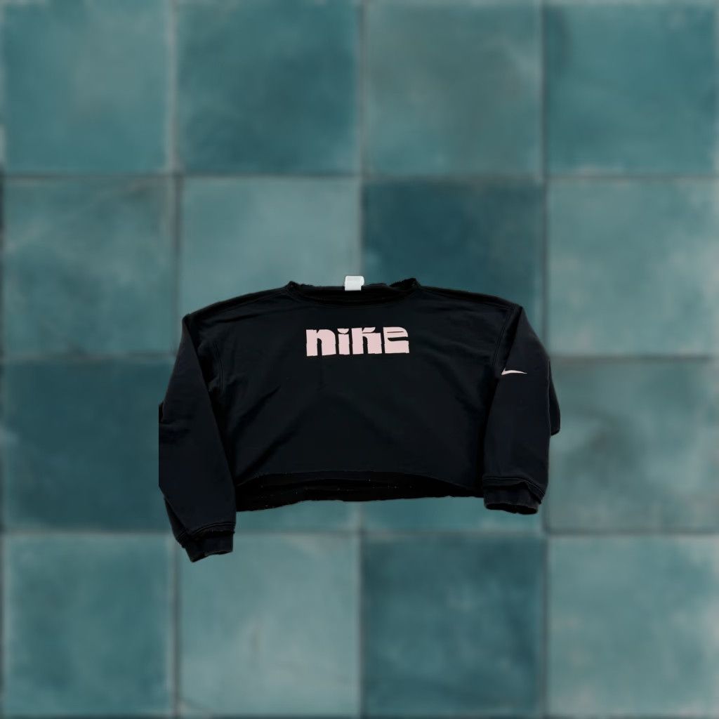 Nike Nike Sweatshirt Womens M Pullover Cropped Raw Hem Swoosh Dri-FIT Black Logo Athletic Size M / US 6-8 / IT 42-44 - 1 Thumbnail