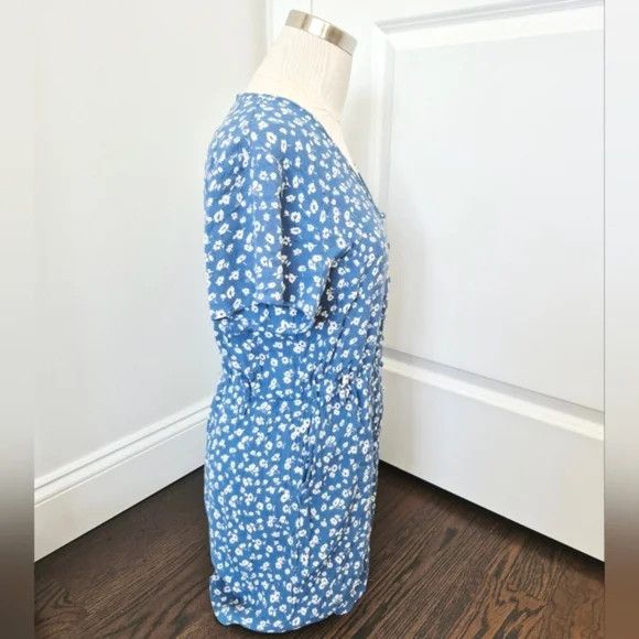 Rails Sophia Blue Daisies Short Slv V-neck Button-Up Romper Floral Size 27" / US 4 / IT 40 - 12 Thumbnail
