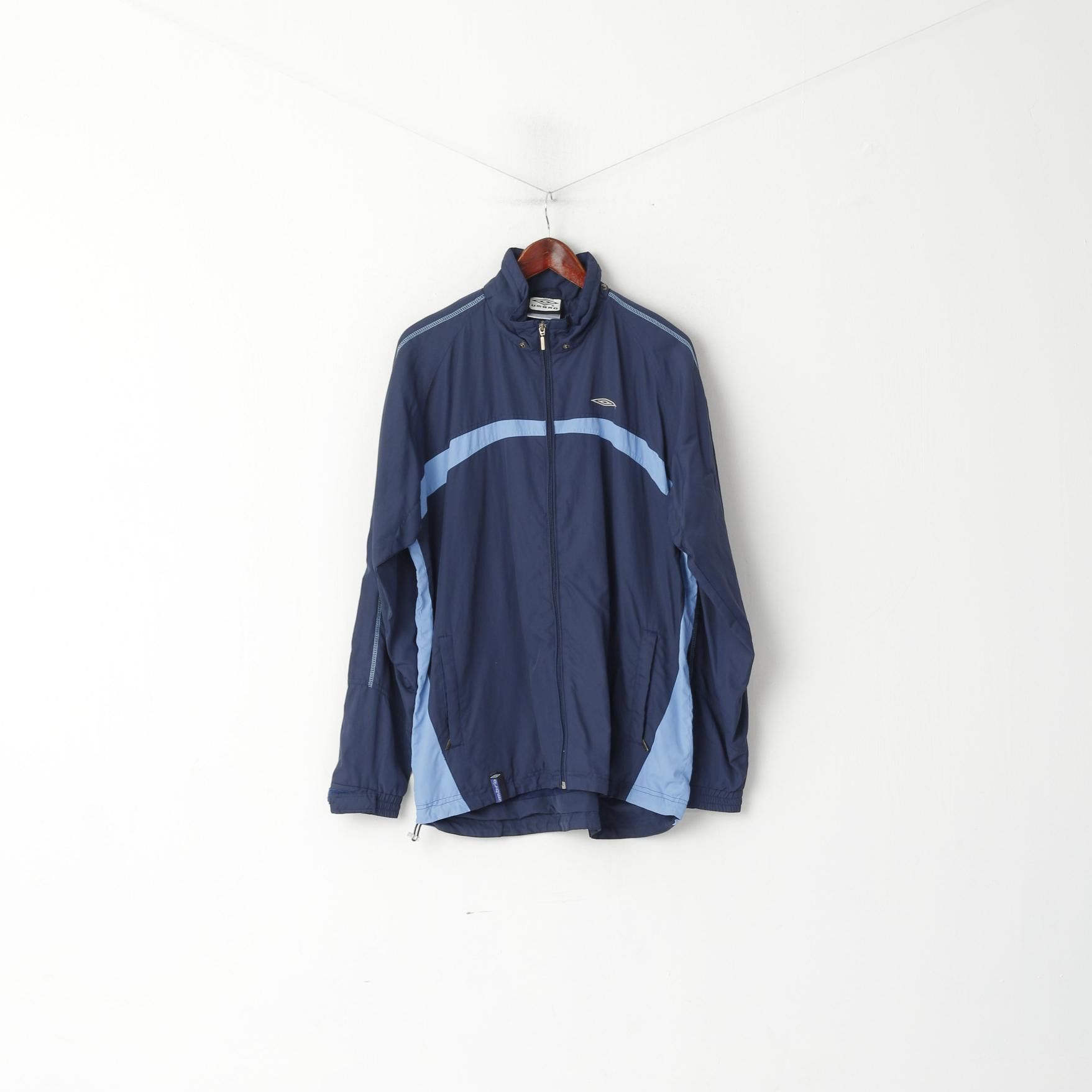 Umbro Umbro Men L Jacket Navy Sportswear Vintage 6141 Size US L / EU 52-54 / 3 - 2 Thumbnail
